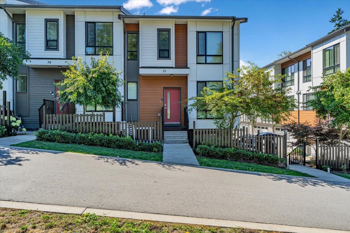 16433 19 Avenue #37, Surrey, BC V3Z 0Z1