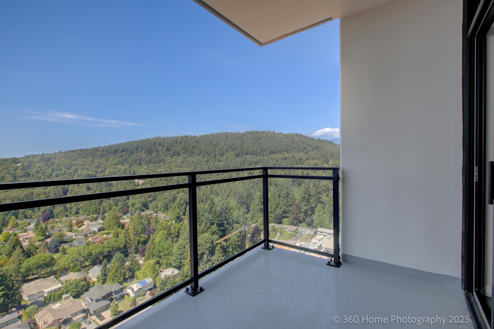 626 Claremont St #2304, Coquitlam, BC V3J 0T1