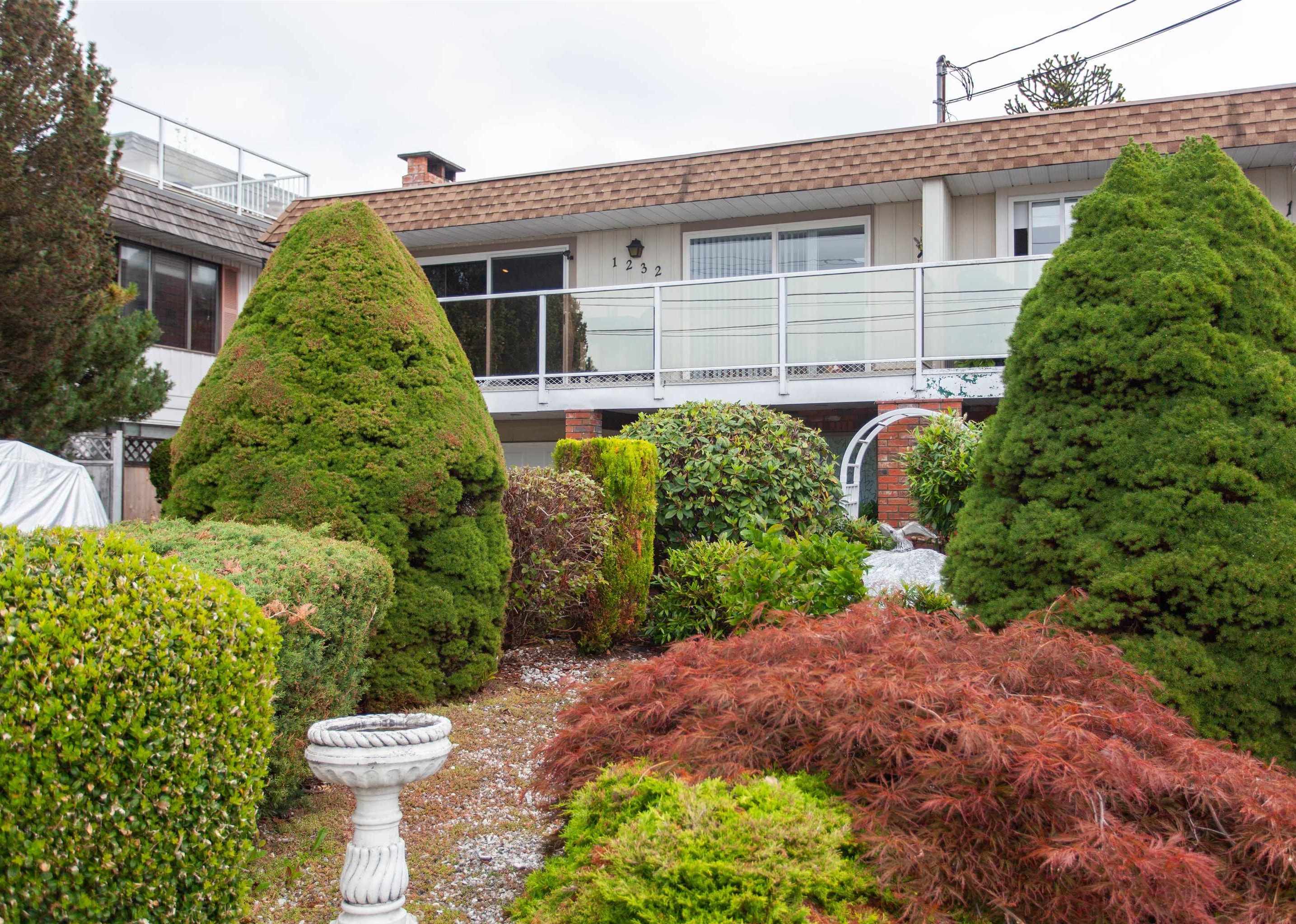 1232 Foster Street, White Rock, BC V4B 3X1