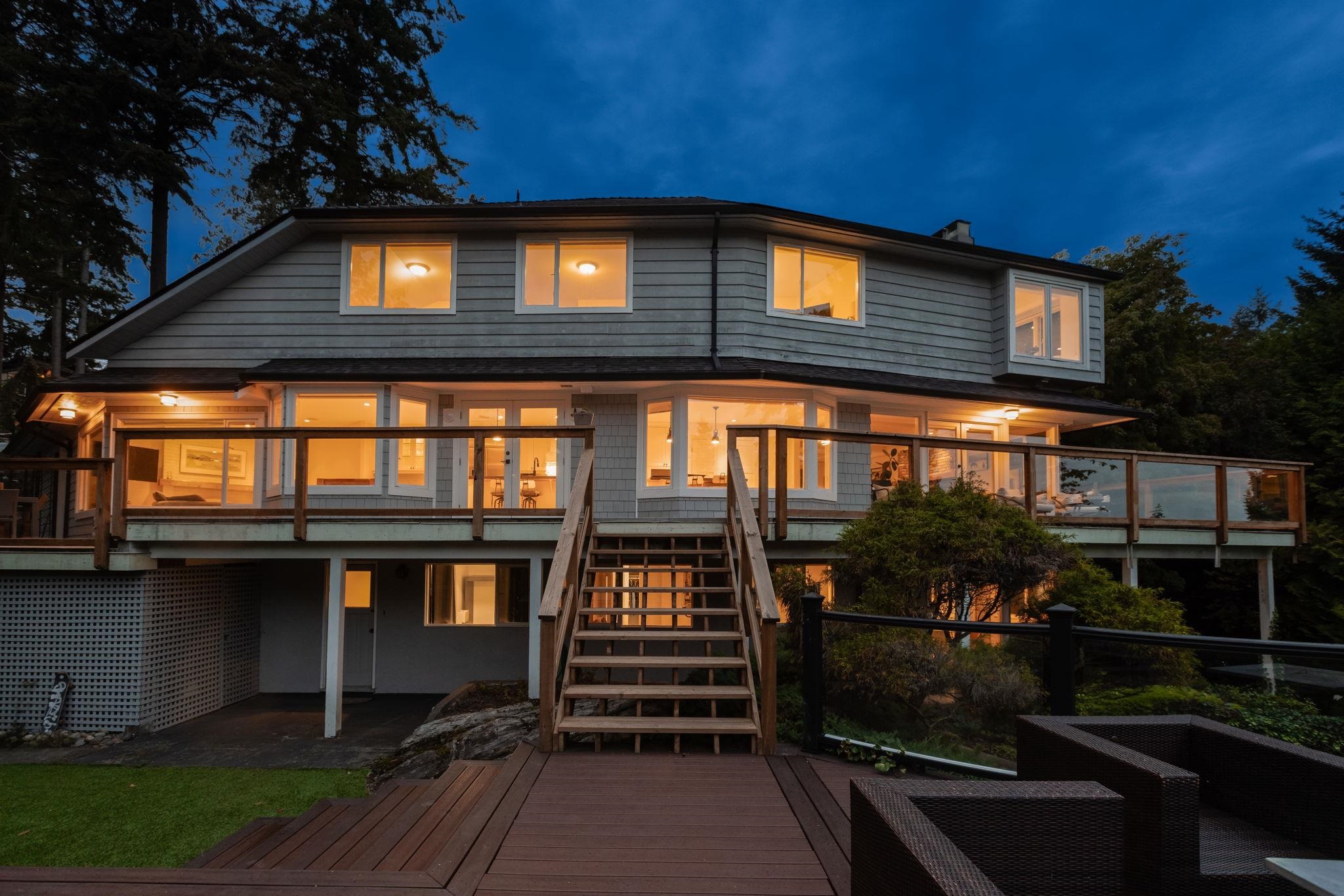 3714 Southridge Place, West Vancouver, BC V7V 3H8