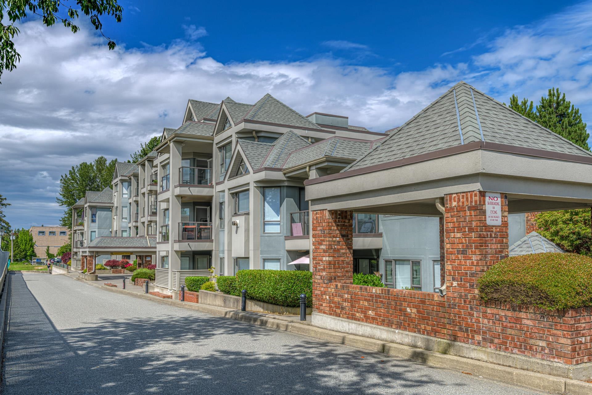 15241 18 Avenue #306, Surrey, BC V4A 1W9