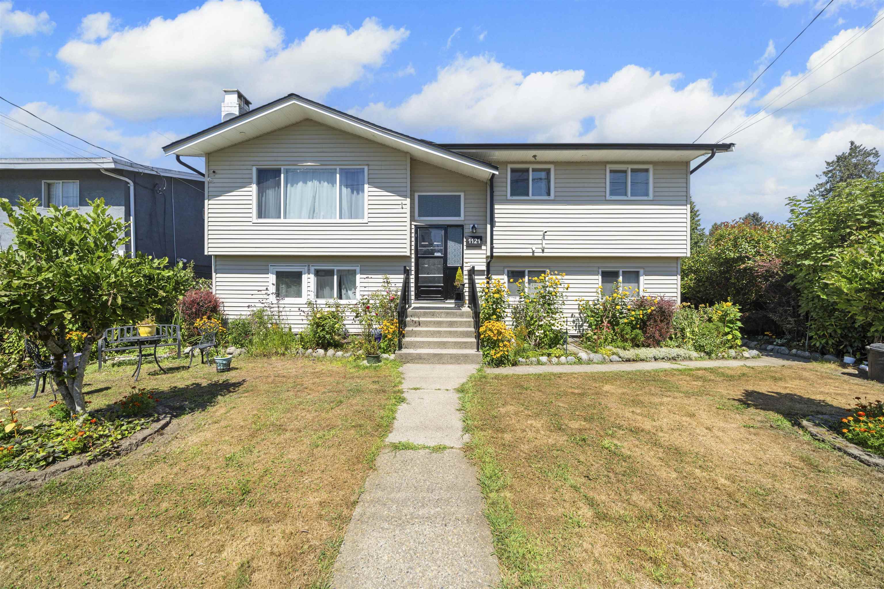 1121 Prairie Avenue, Port Coquitlam, BC V3B 1S7