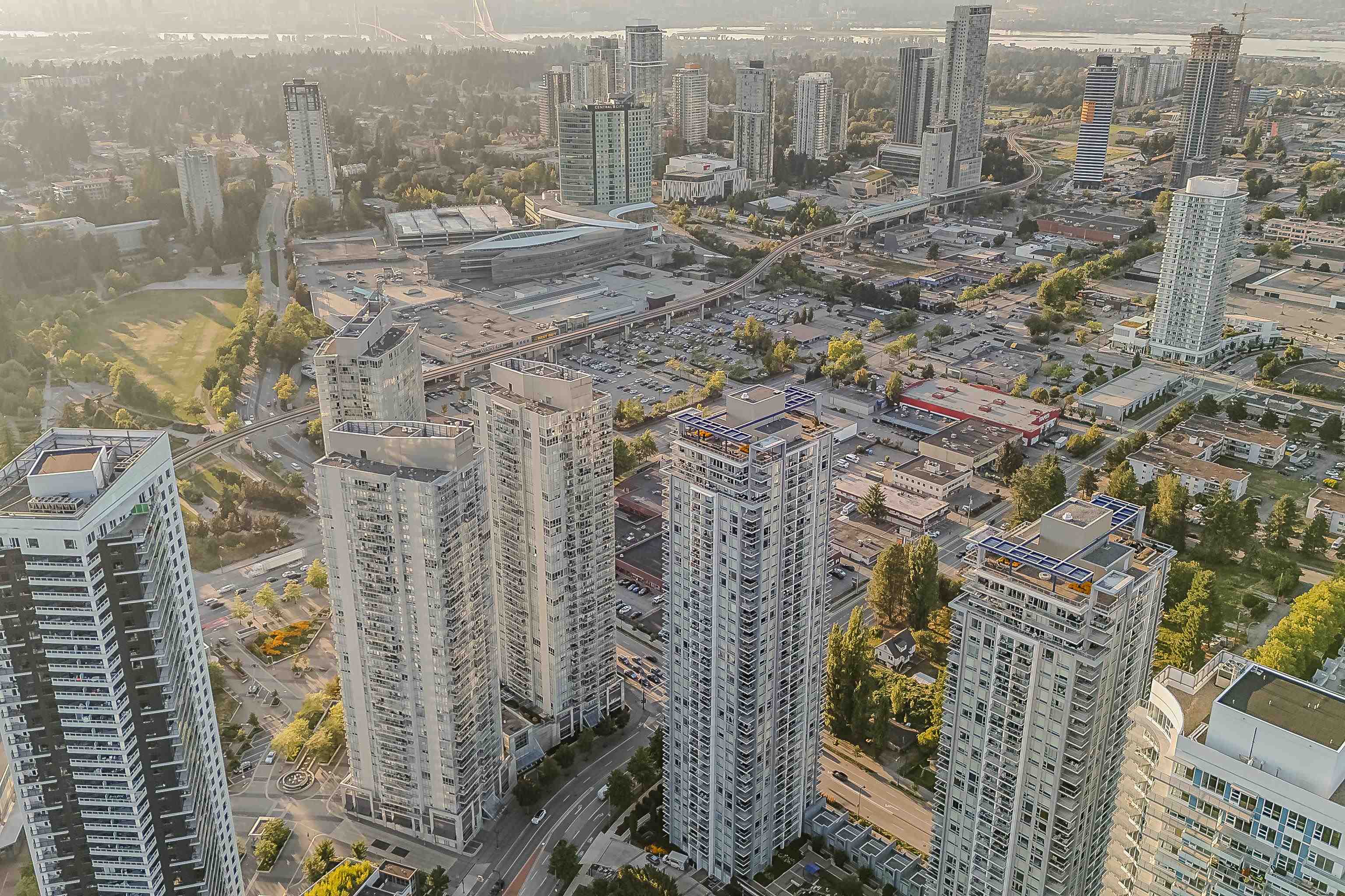 2503-13696 100 Avenue #1706, Surrey, BC V3T 0L5