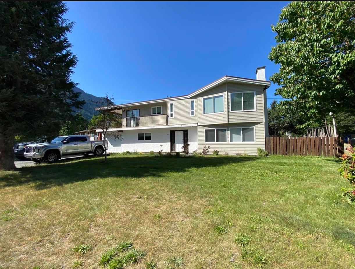 385 Ferry Landing Place, Hope, BC V0X 1L0