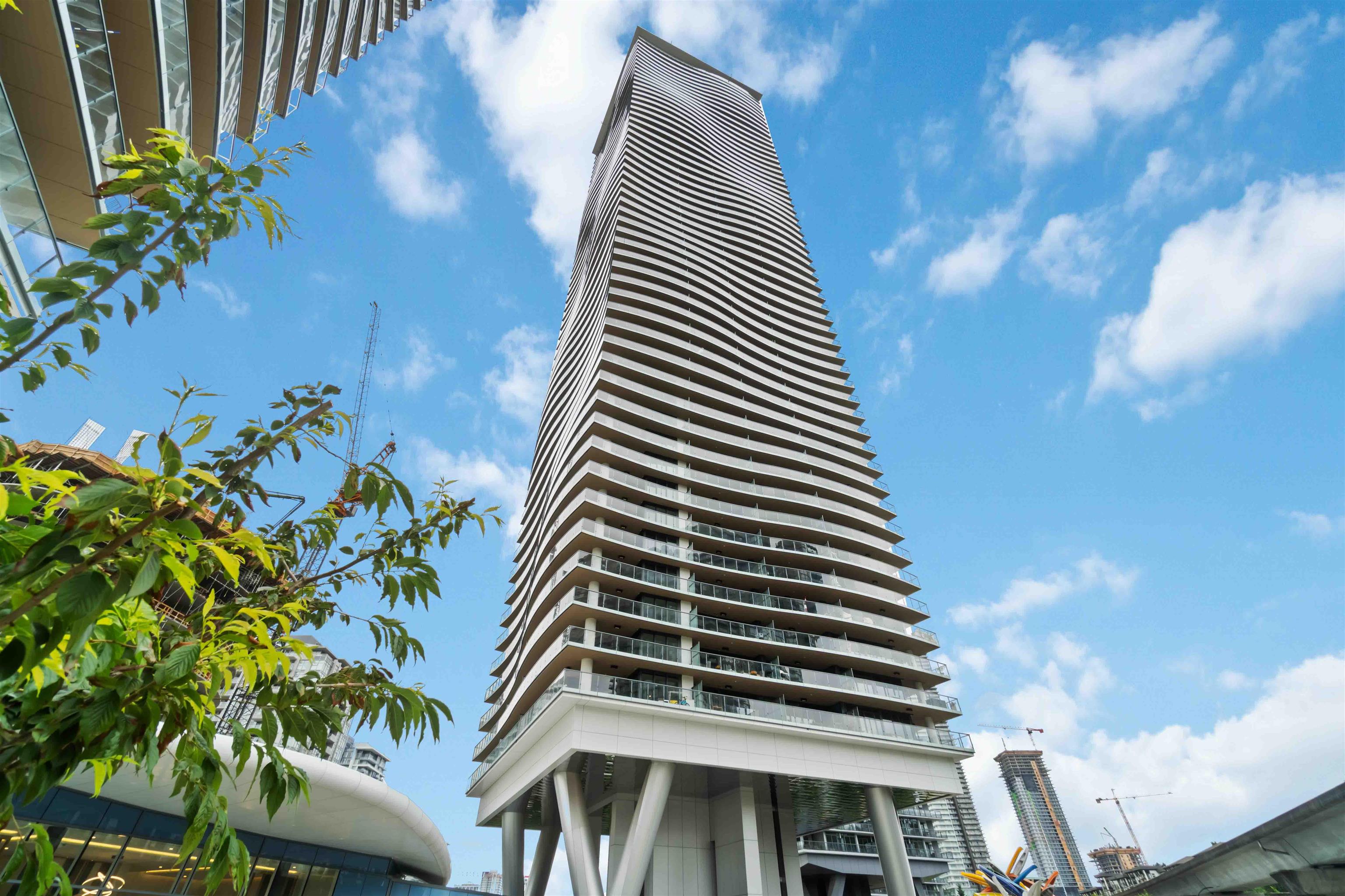 4880 Lougheed Hwy #4305, Burnaby, BC V5C 0N1