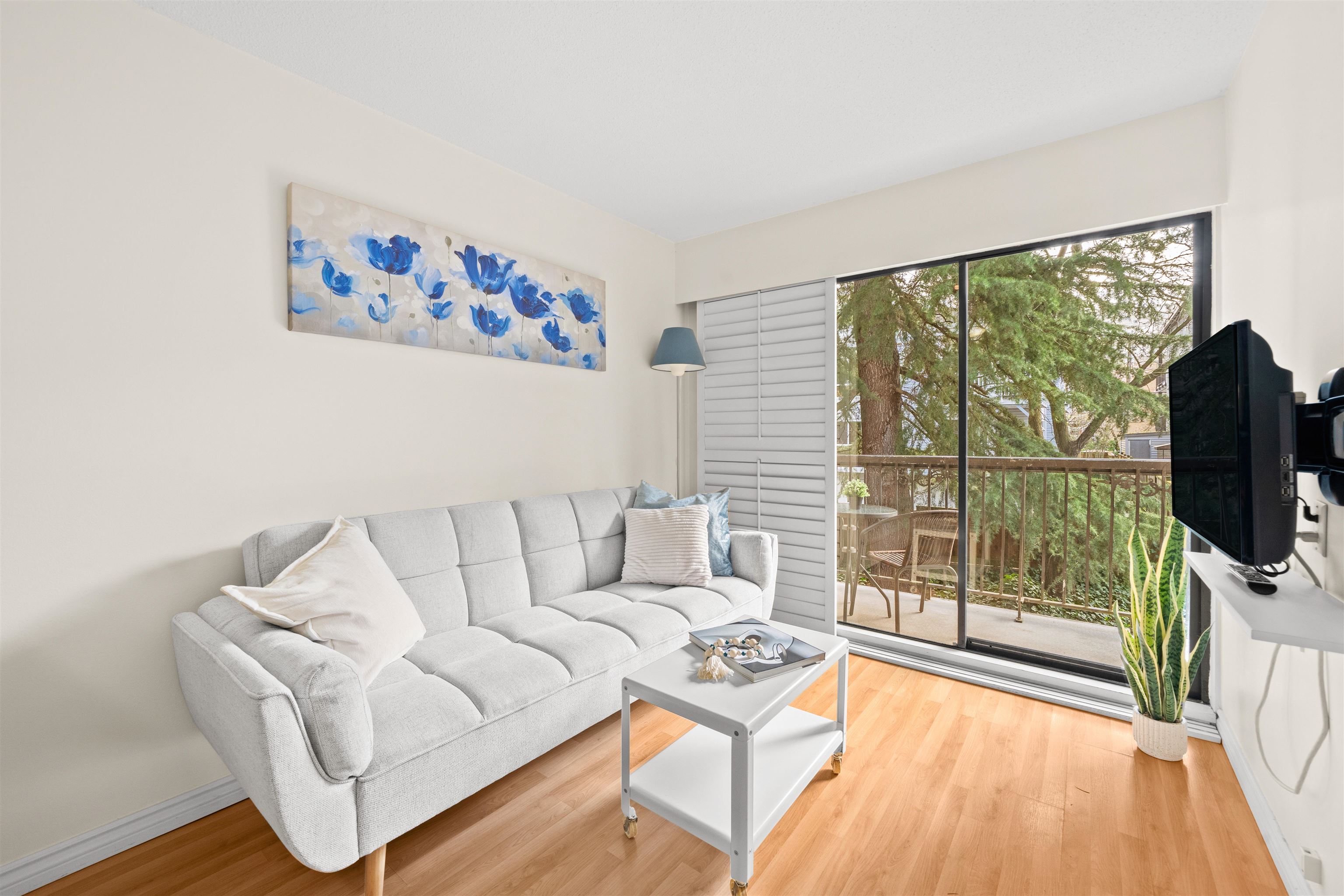 2330 Maple Street #208, Vancouver, BC V6J 3T6