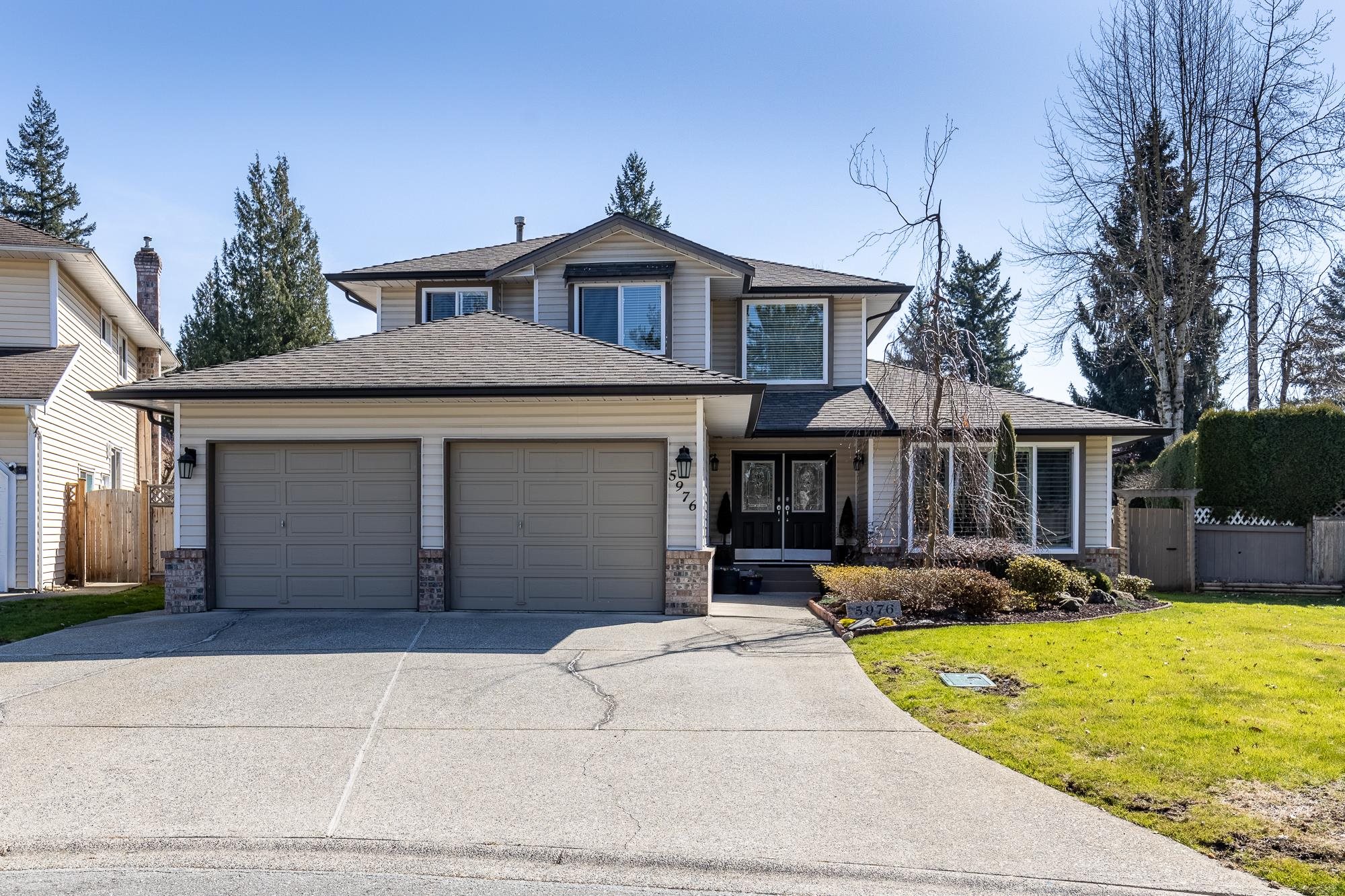 5976 Southpark Grove, Surrey, BC V3X 2B9