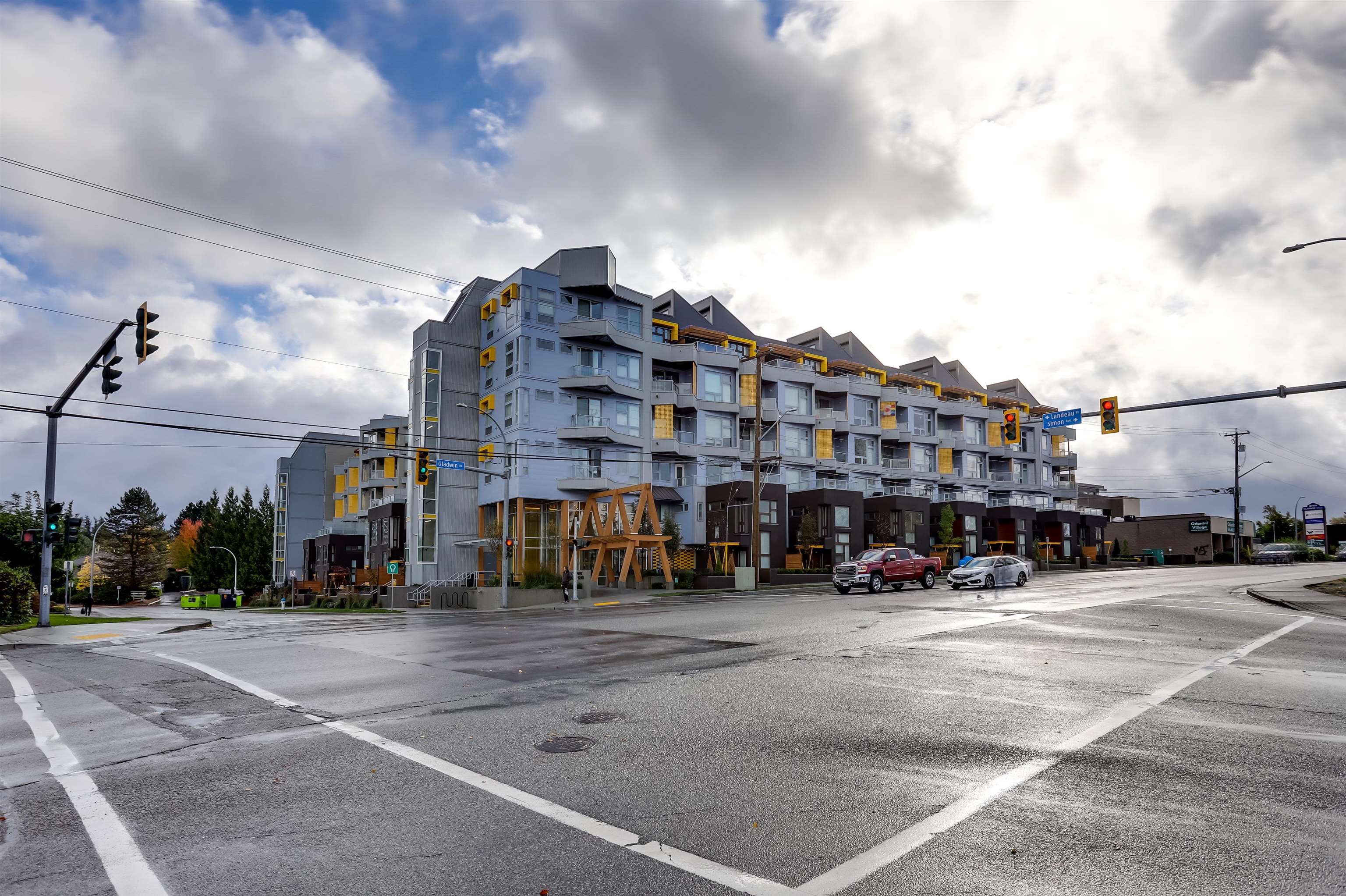 32838 Landeau Pl #202, Abbotsford, BC V2S 0M6