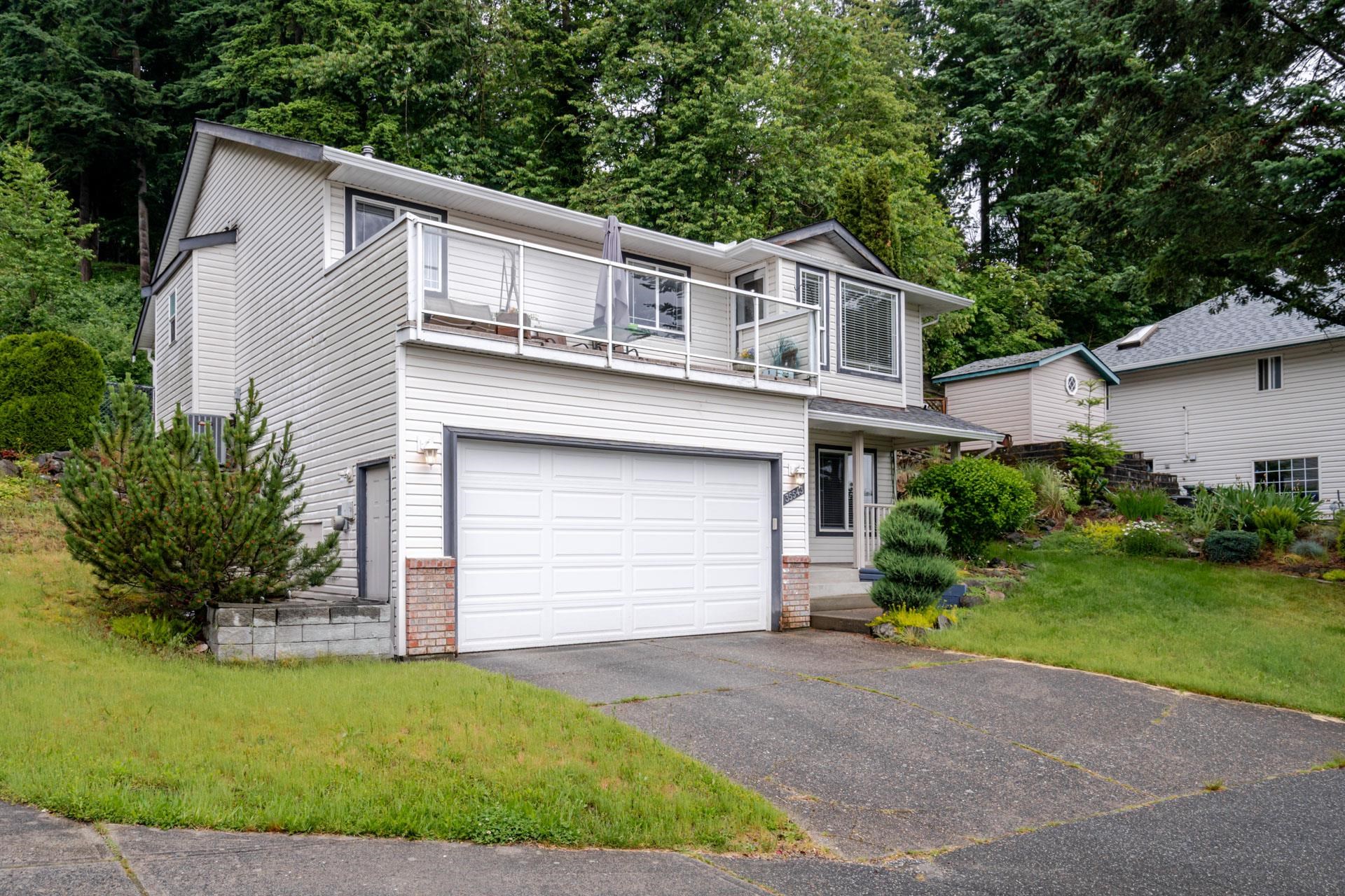 35543 Dina Place, Abbotsford, BC V3G 1L7