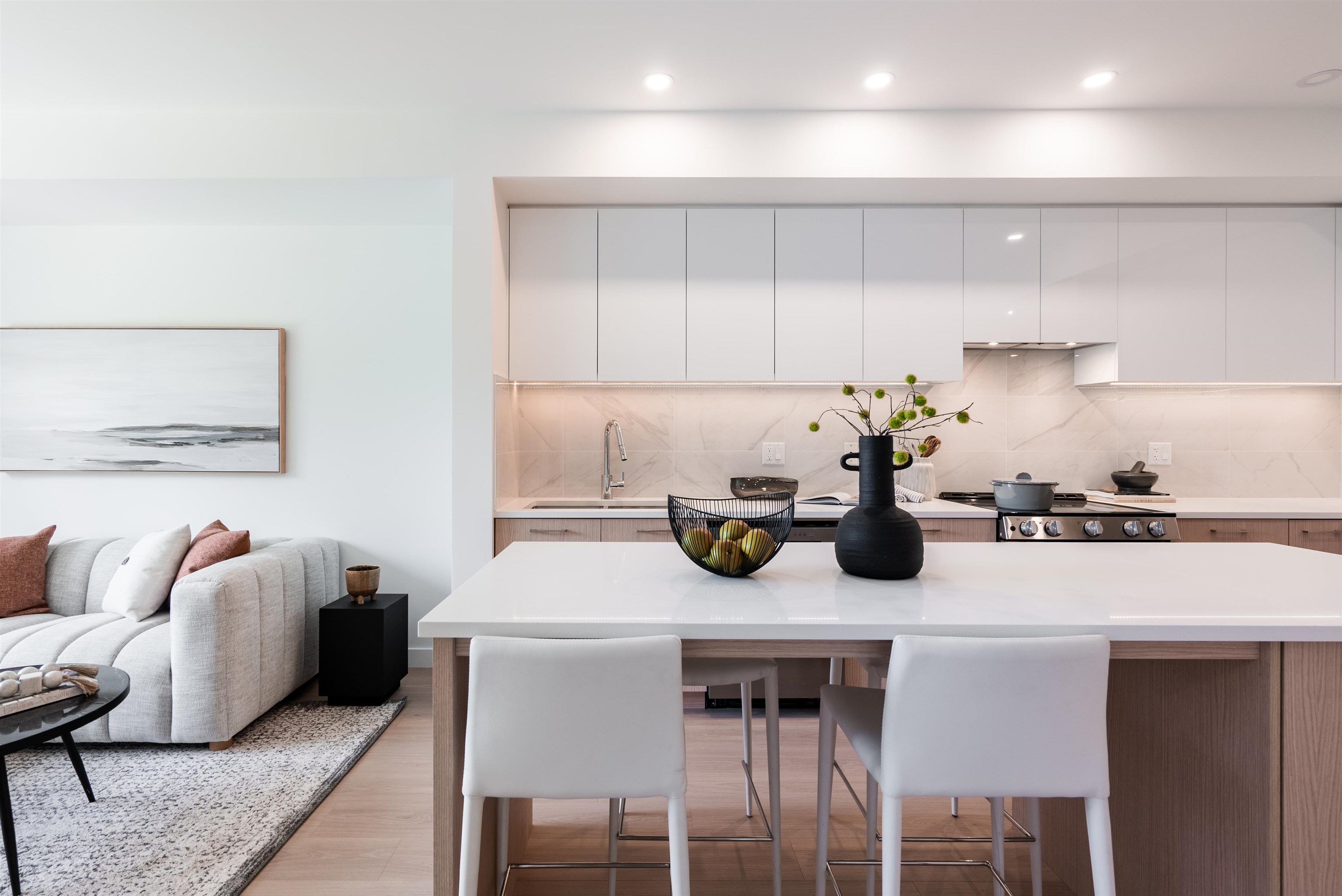 150 James Rd #312, Port Moody, BC V3H 0N7