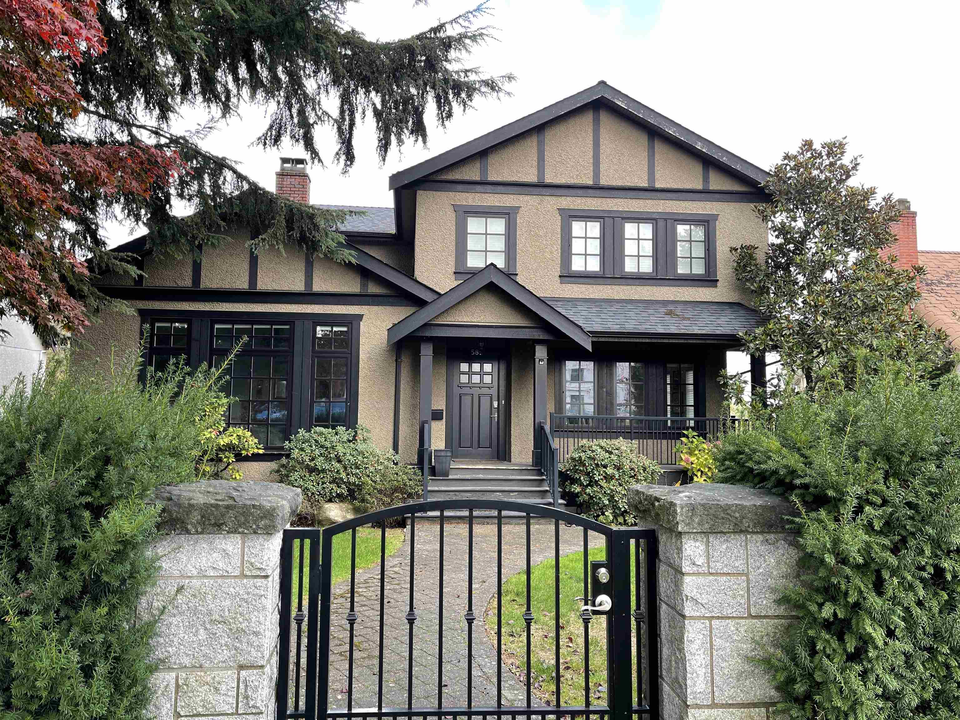 585 West 28th Avenue, Vancouver, BC V5Z 2H2