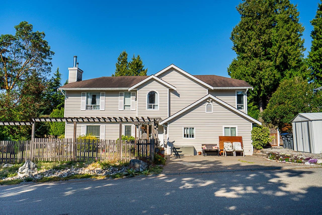 9 Avenue, Surrey, BC V4A 8R4