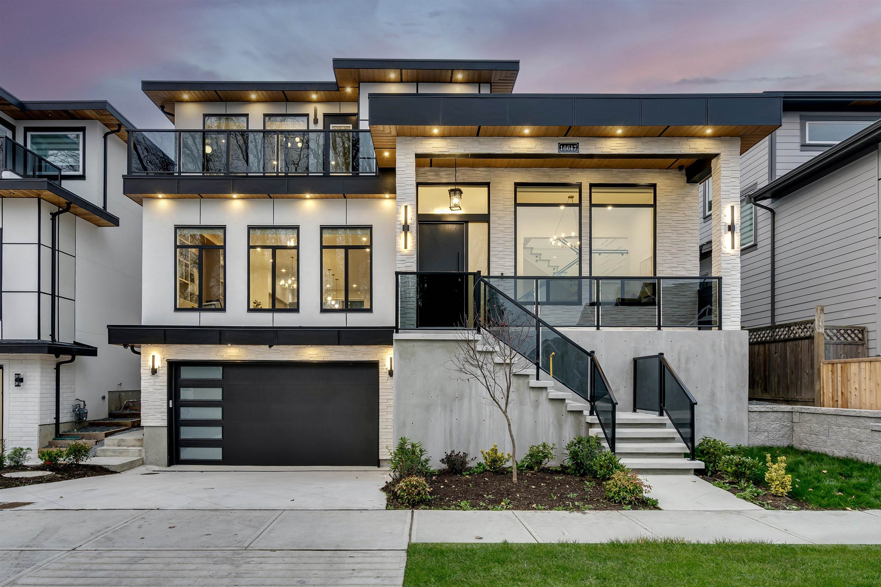 18 Avenue, Surrey, BC V3Z 9X5
