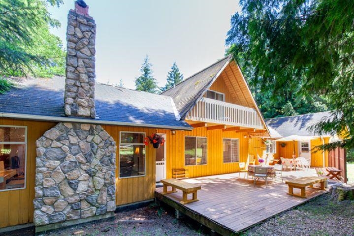 552 Club Cres, Mayne Island, BC V0N 2J1