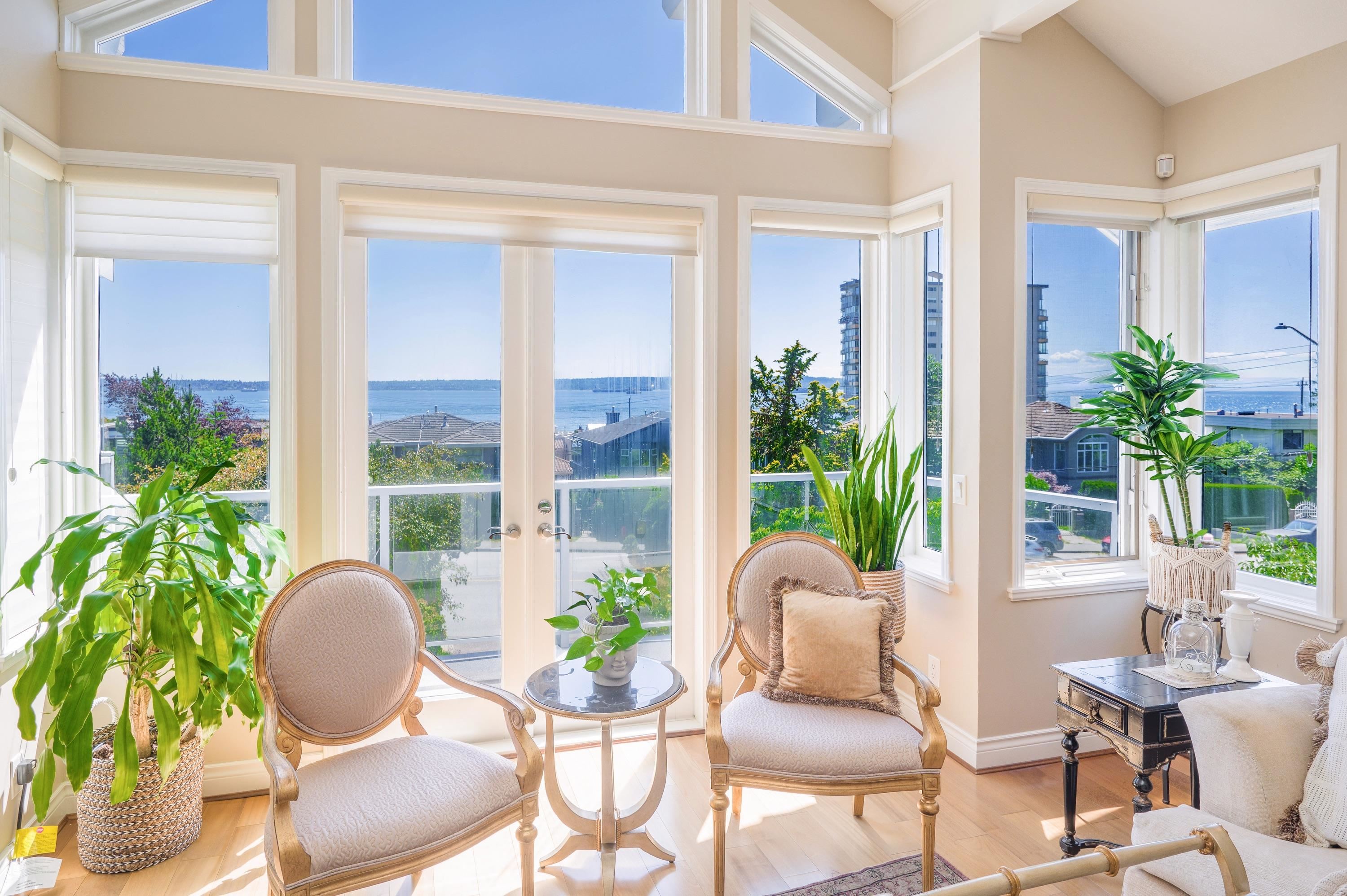 2349 Marine Drive, West Vancouver, BC V7V 1K9