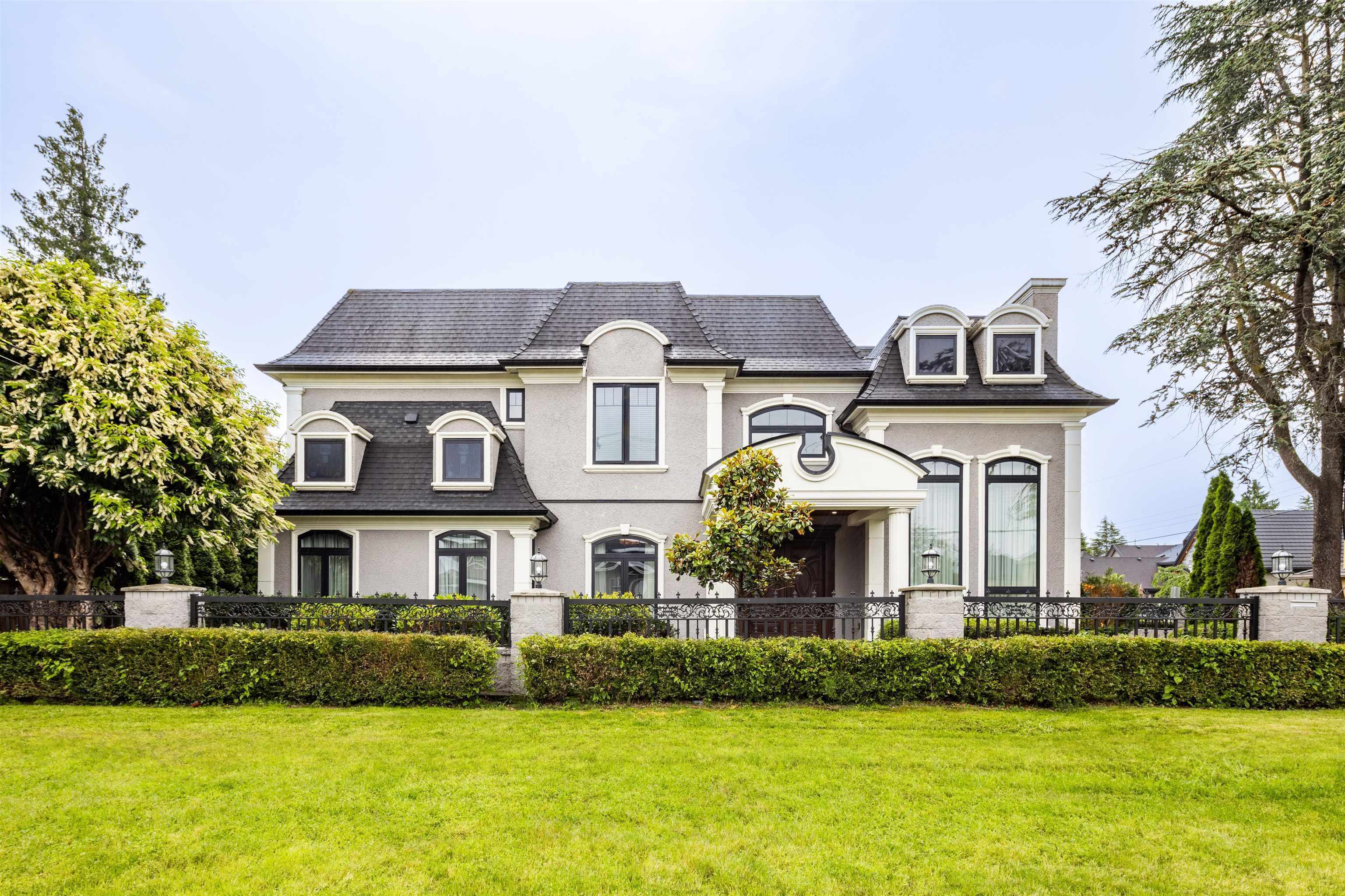 9800 Saunders Road, Richmond, BC V7A 2B6
