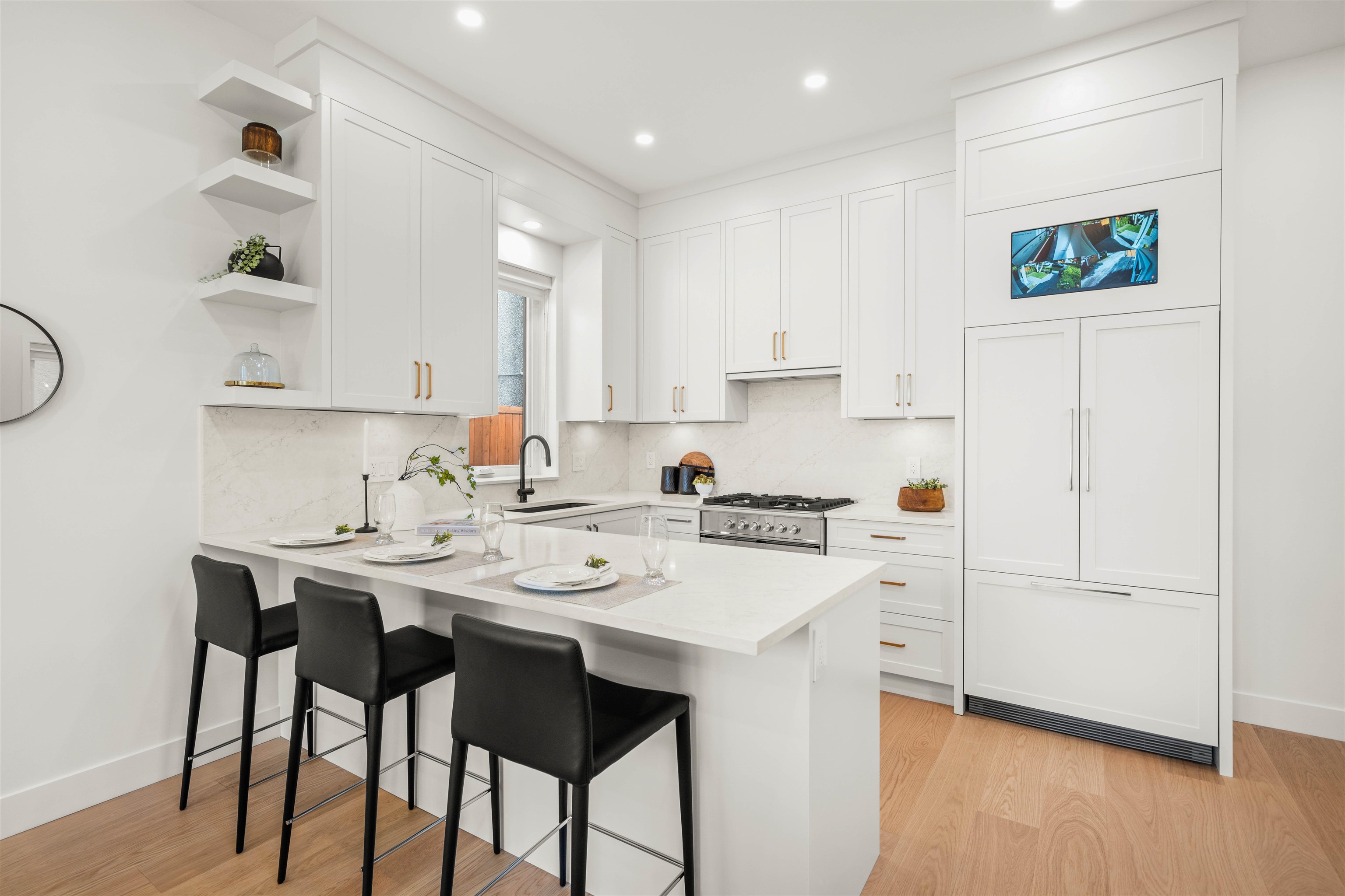 312 East 40th Avenue #1, Vancouver, BC V5W 1L9