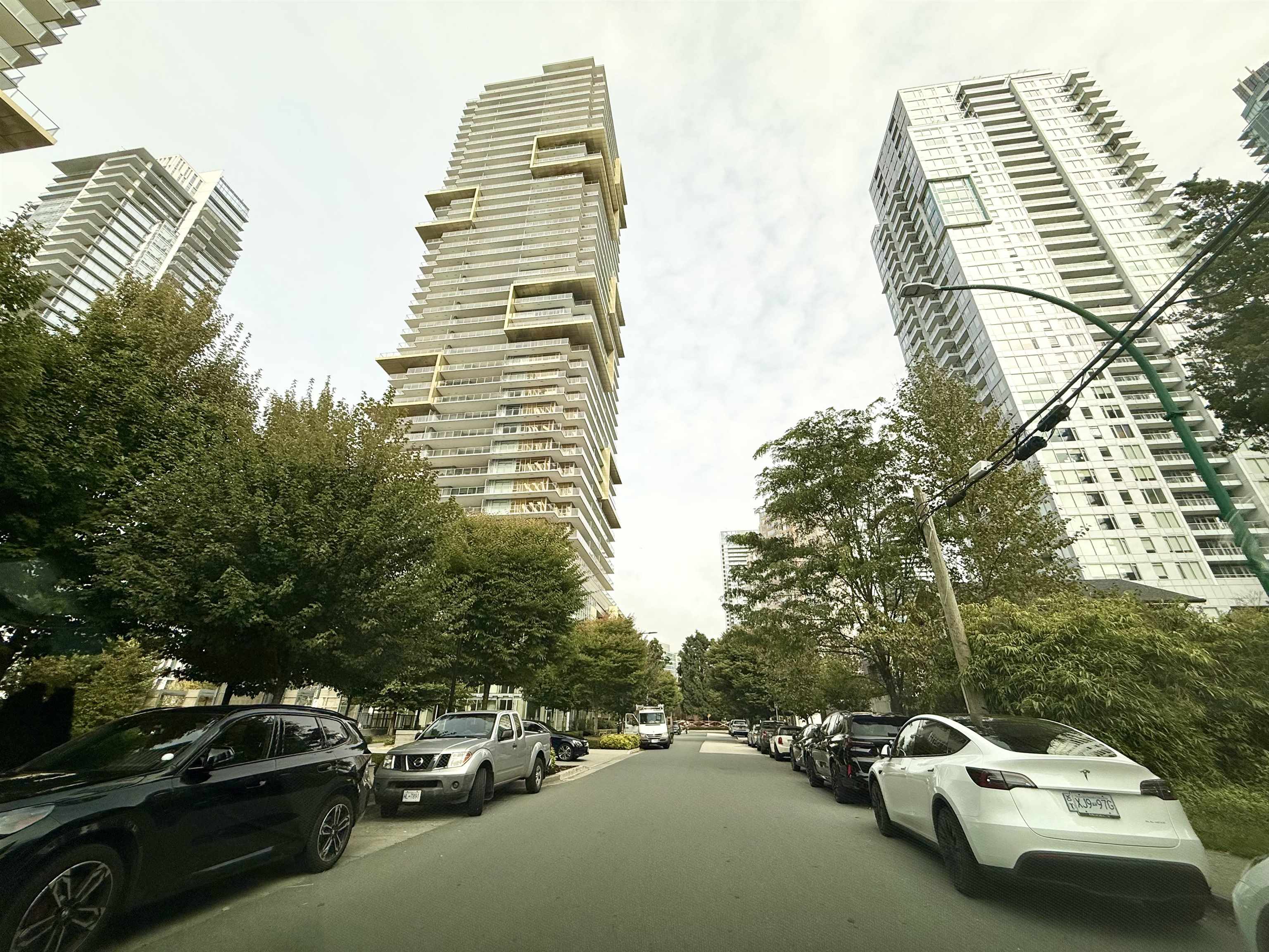 6383 Mckay Avenue #1109, Burnaby, BC V5H 0H8