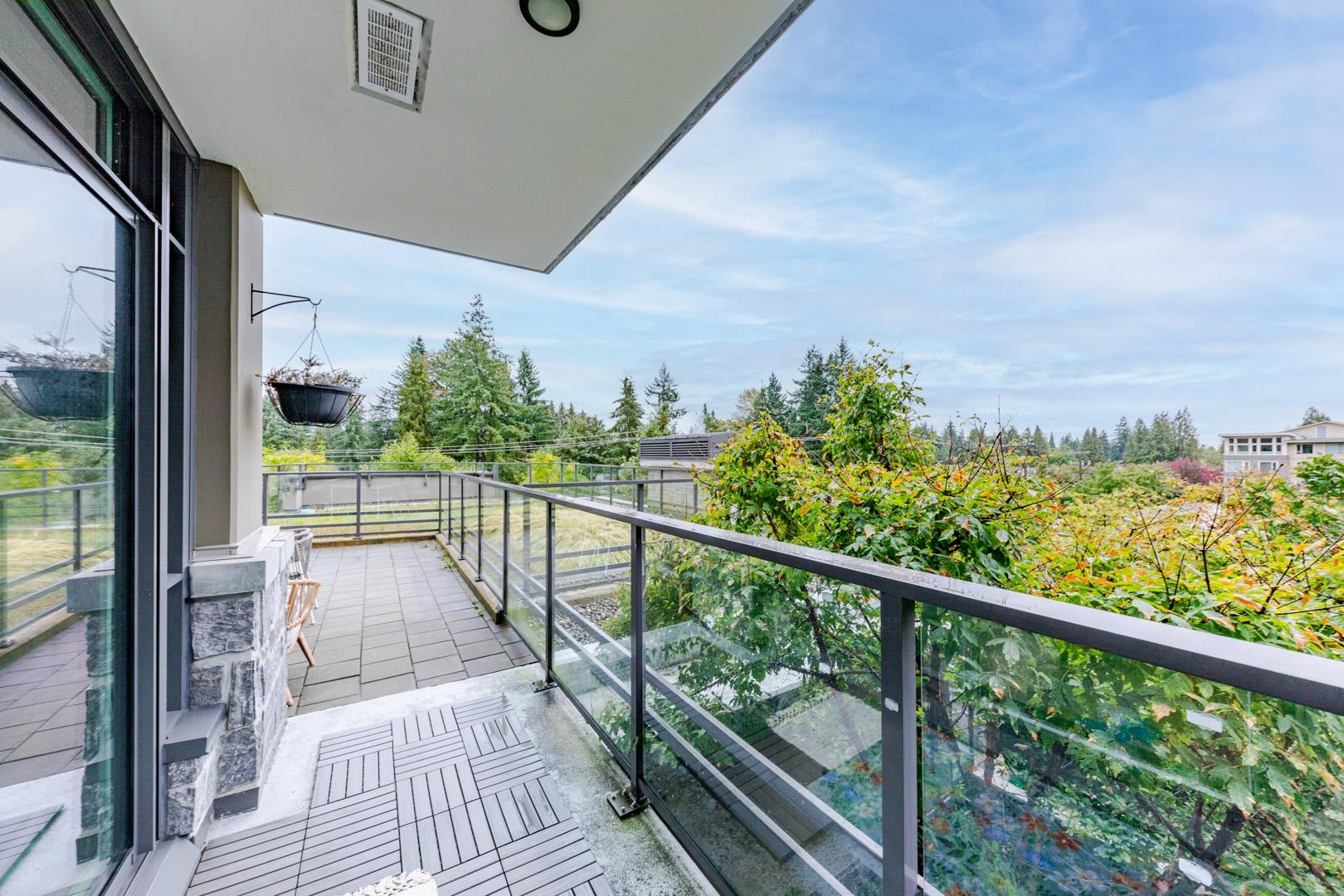 1295 Conifer Street #205, North Vancouver, BC V7J 0B4