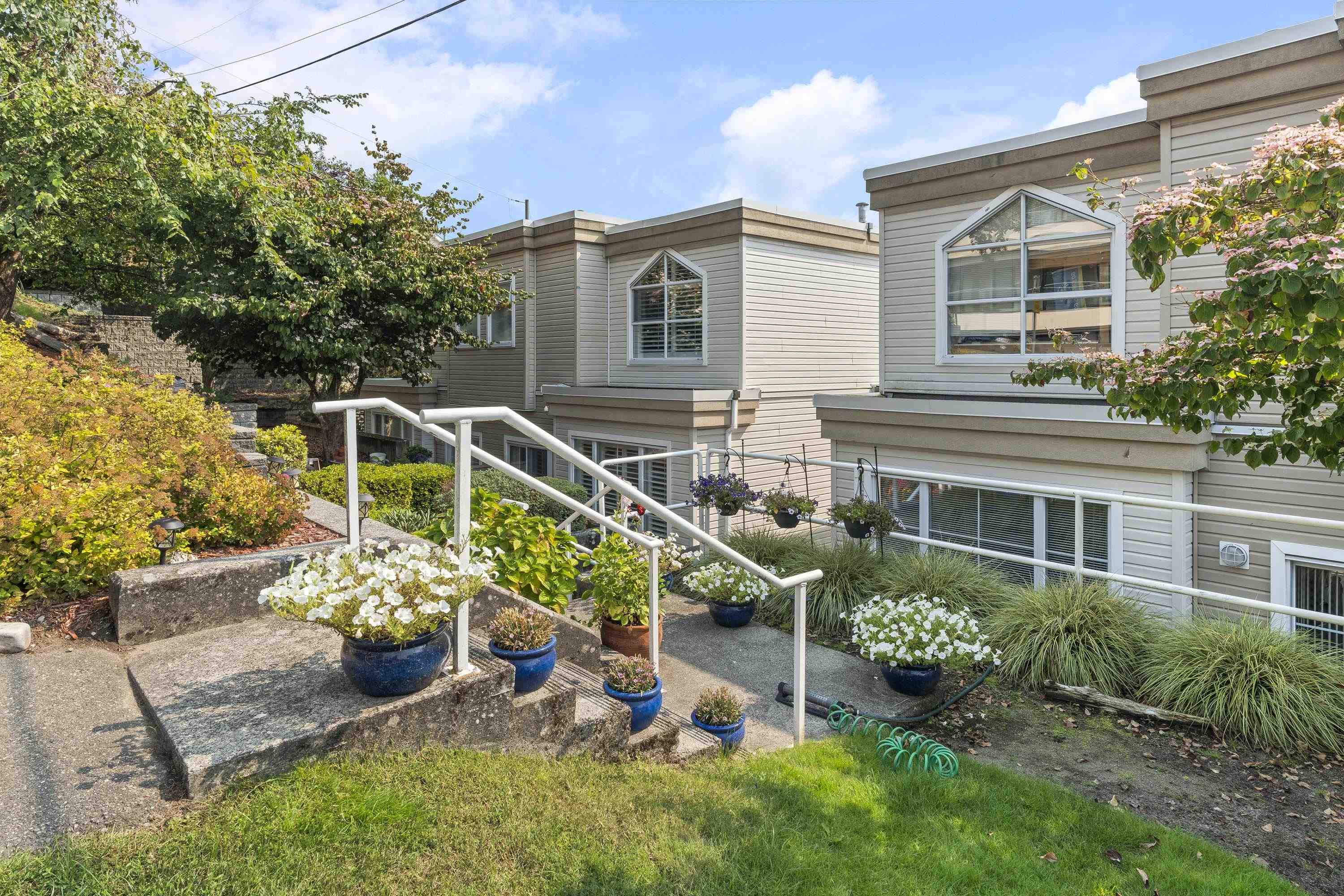 1157 Vidal Street, White Rock, BC V4B 3T4