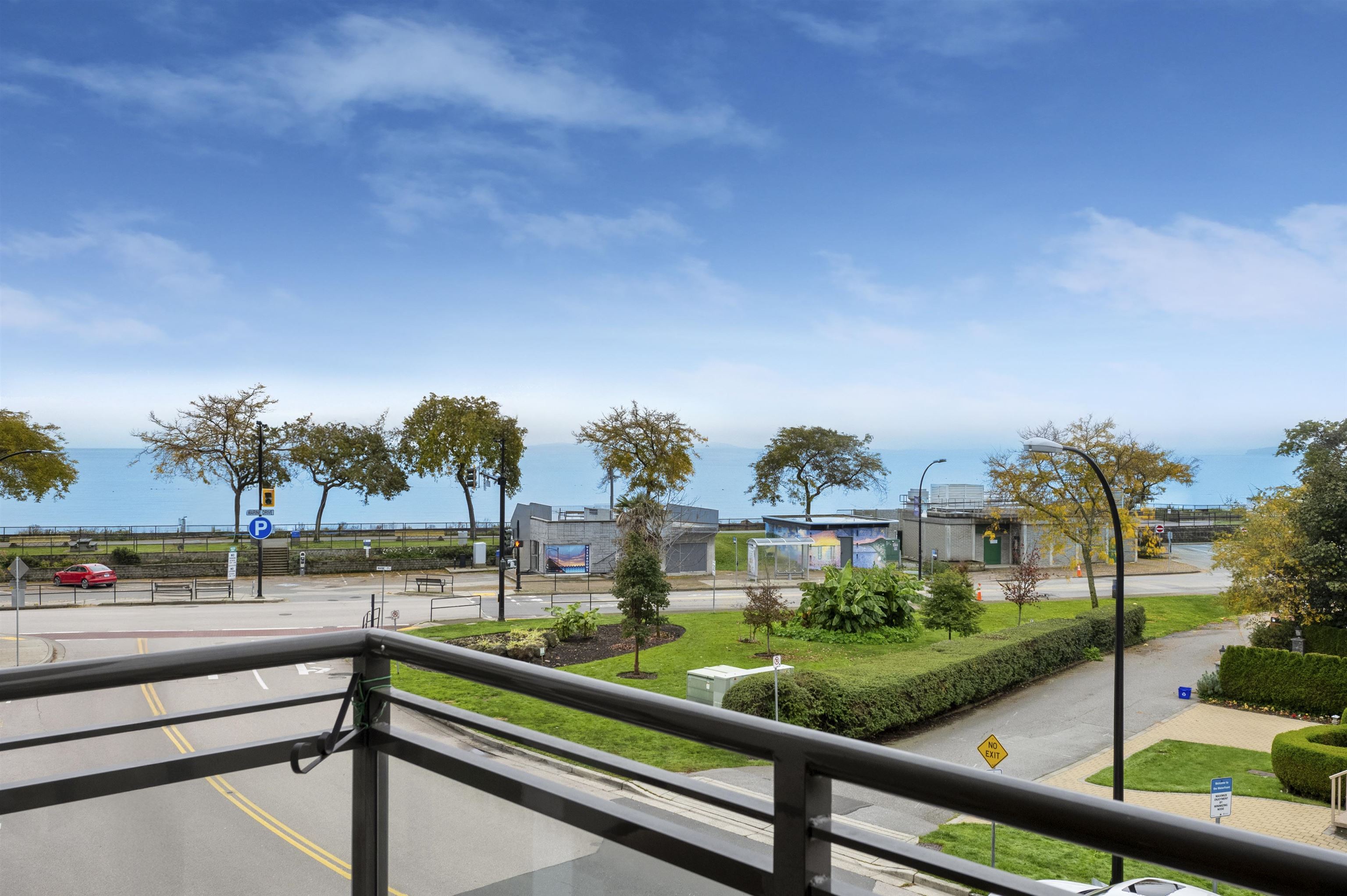 1160 Oxford Street #303, White Rock, BC V4B 0B3