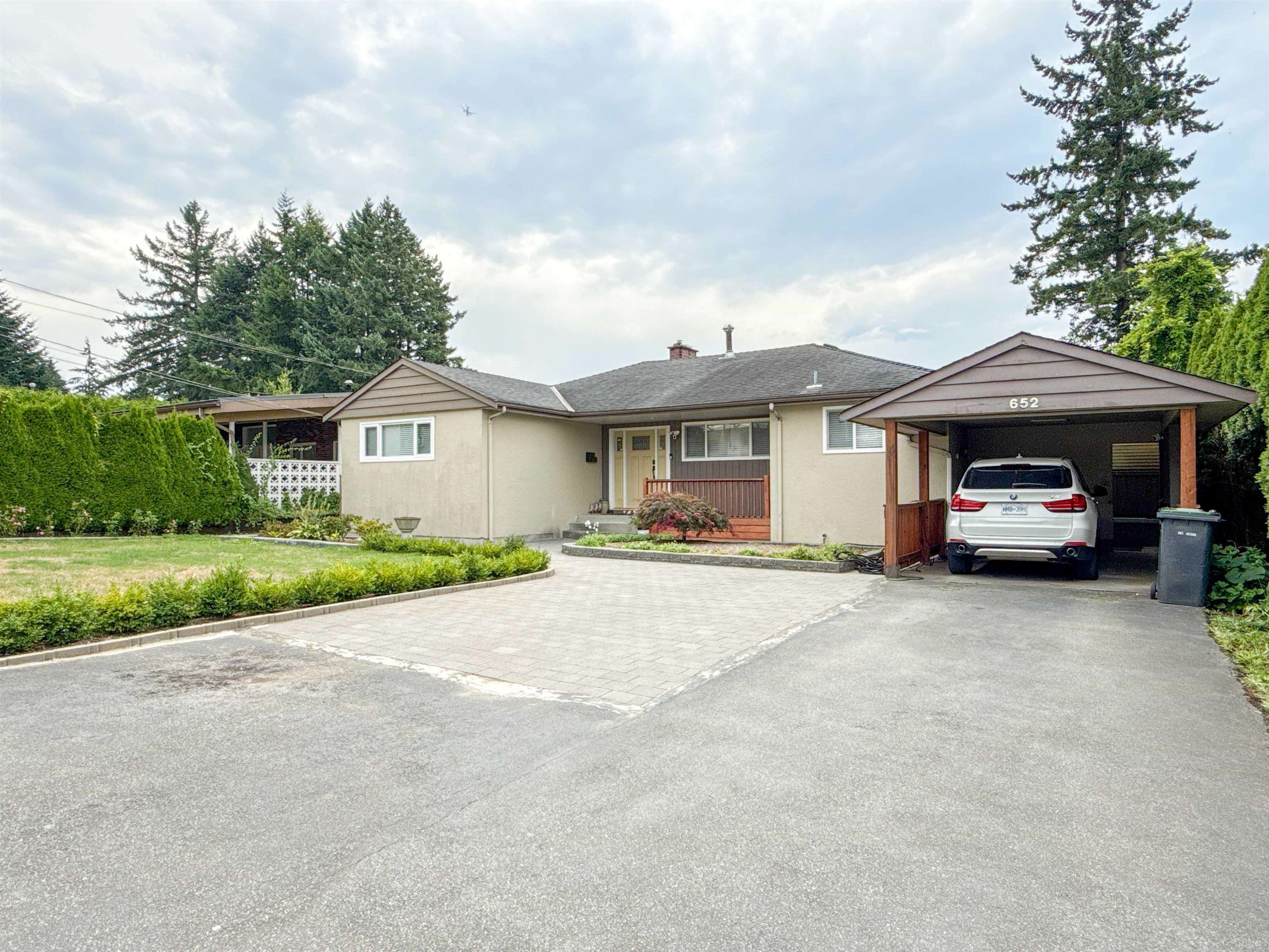 652 Shaw Avenue, Coquitlam, BC V3K 2R6