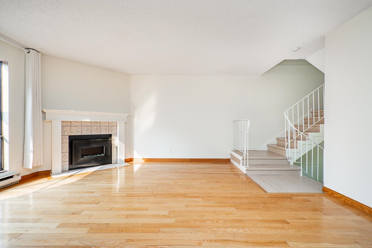 10570 Holly Park Lane, Surrey, BC V3R 6X9