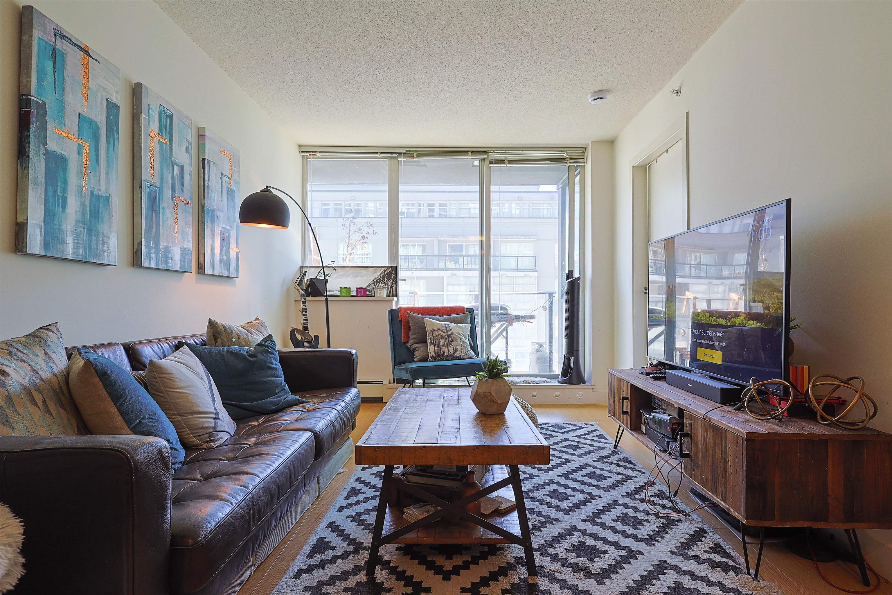 1325 Rolston Street #908, Vancouver, BC V6B 0M2