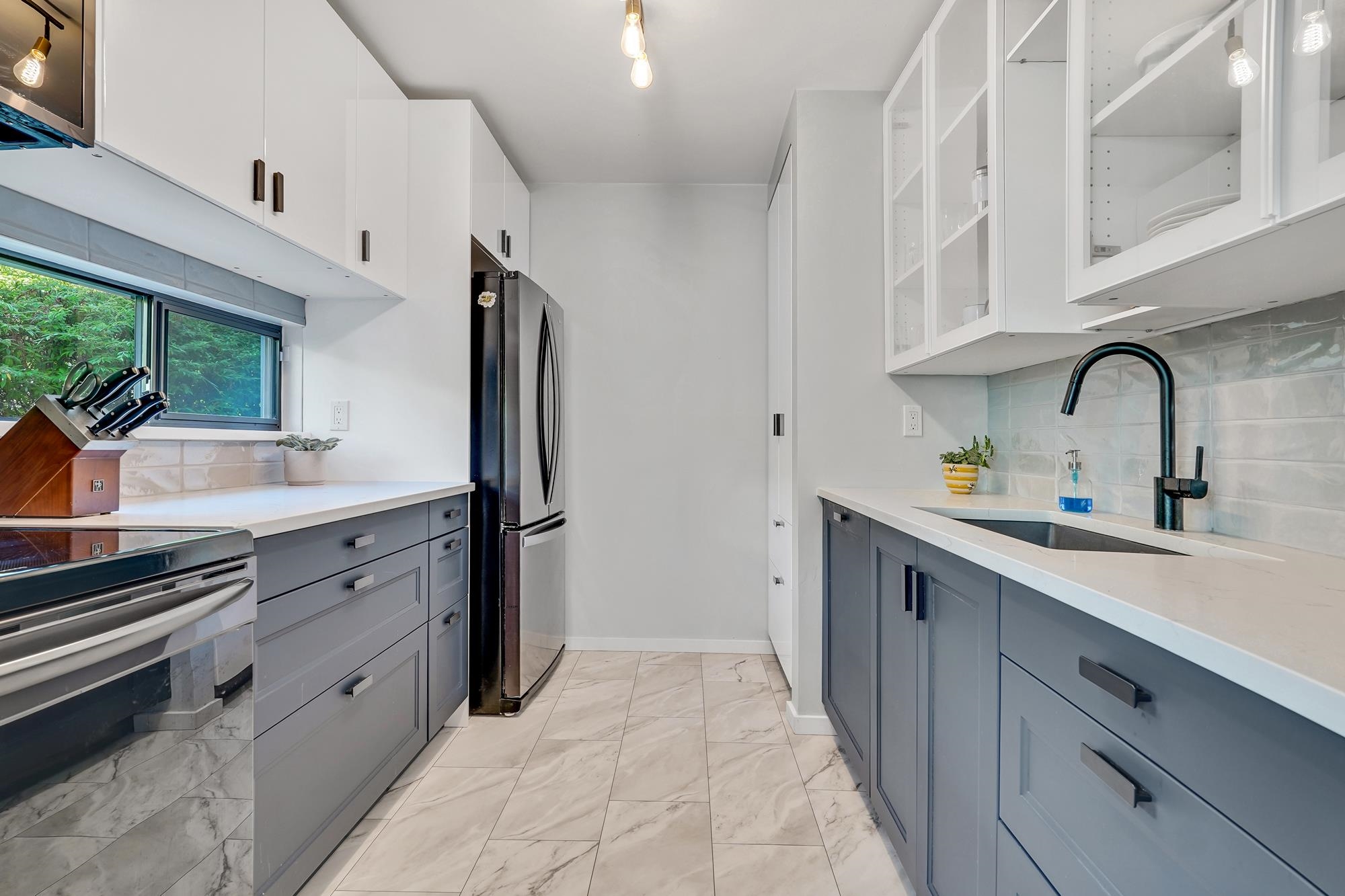 15041 Prospect Avenue #105, White Rock, BC V4B 2B5