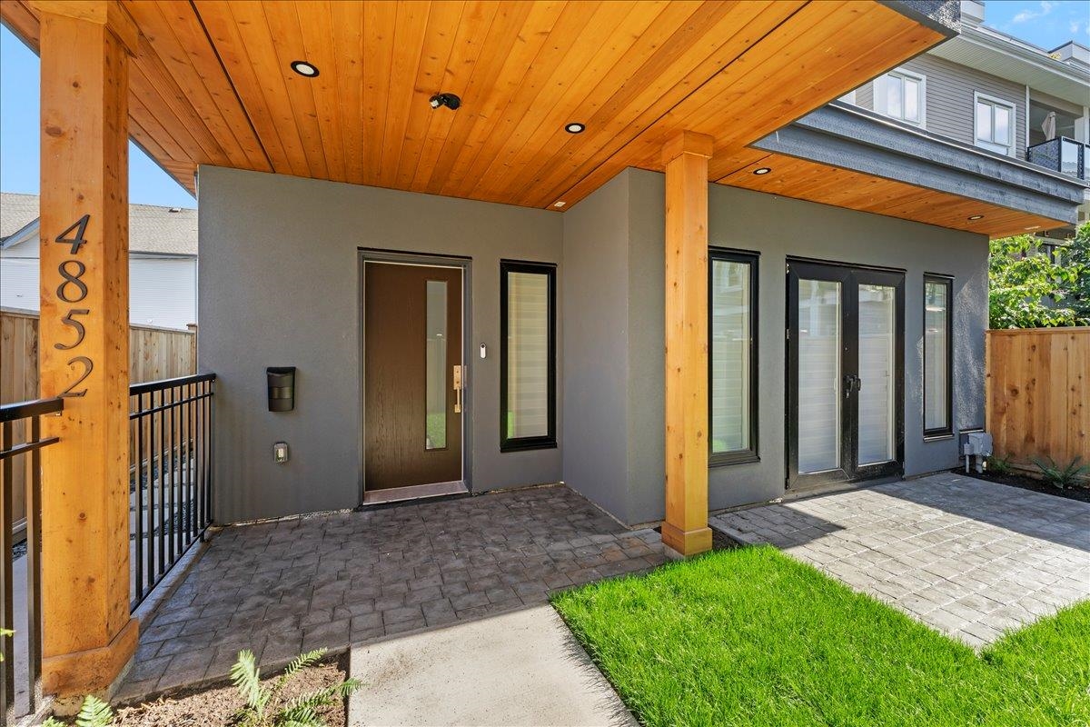 4852 Slocan Street, Vancouver, BC V5R 2A3
