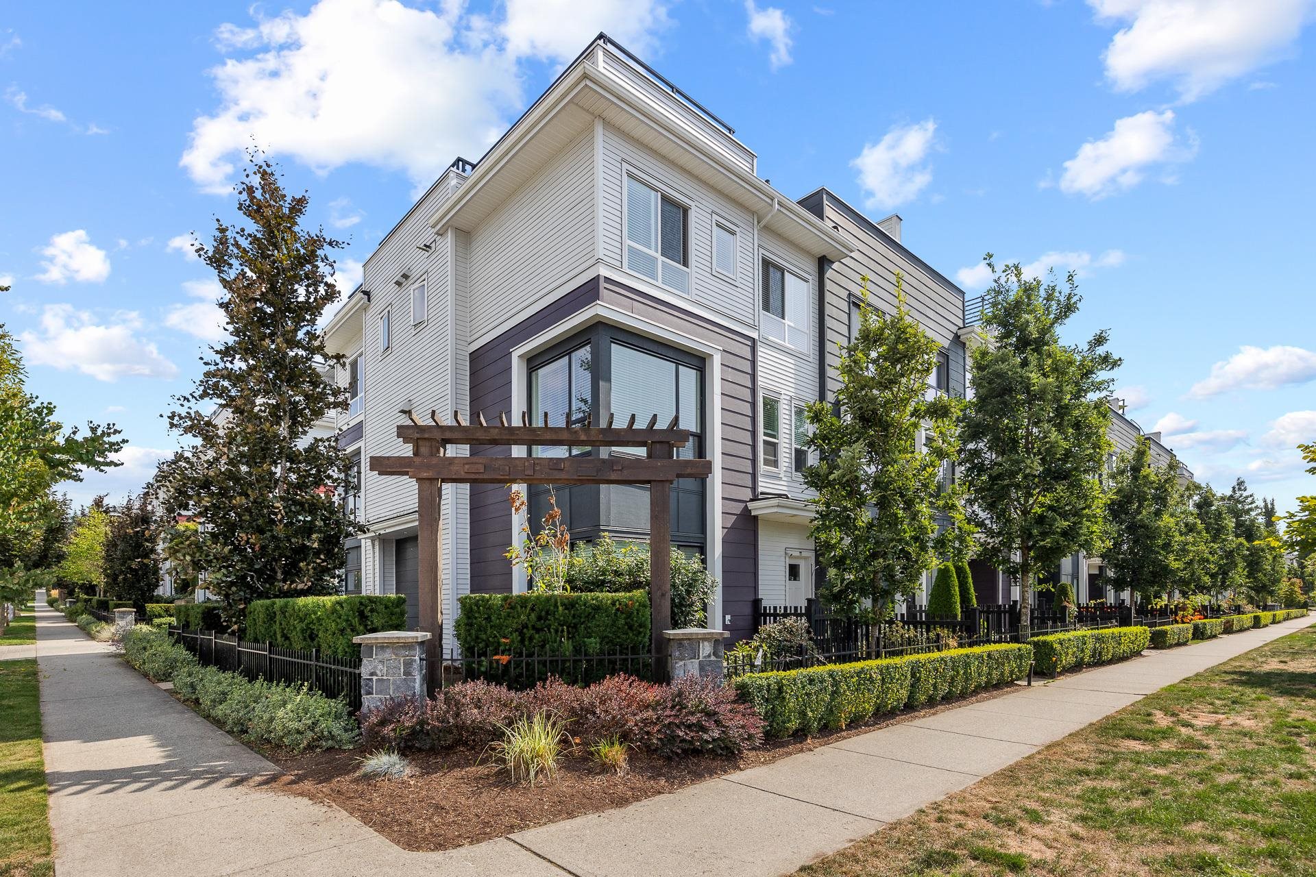 16336 23 A Avenue #39, Surrey, BC V3Z 0S5