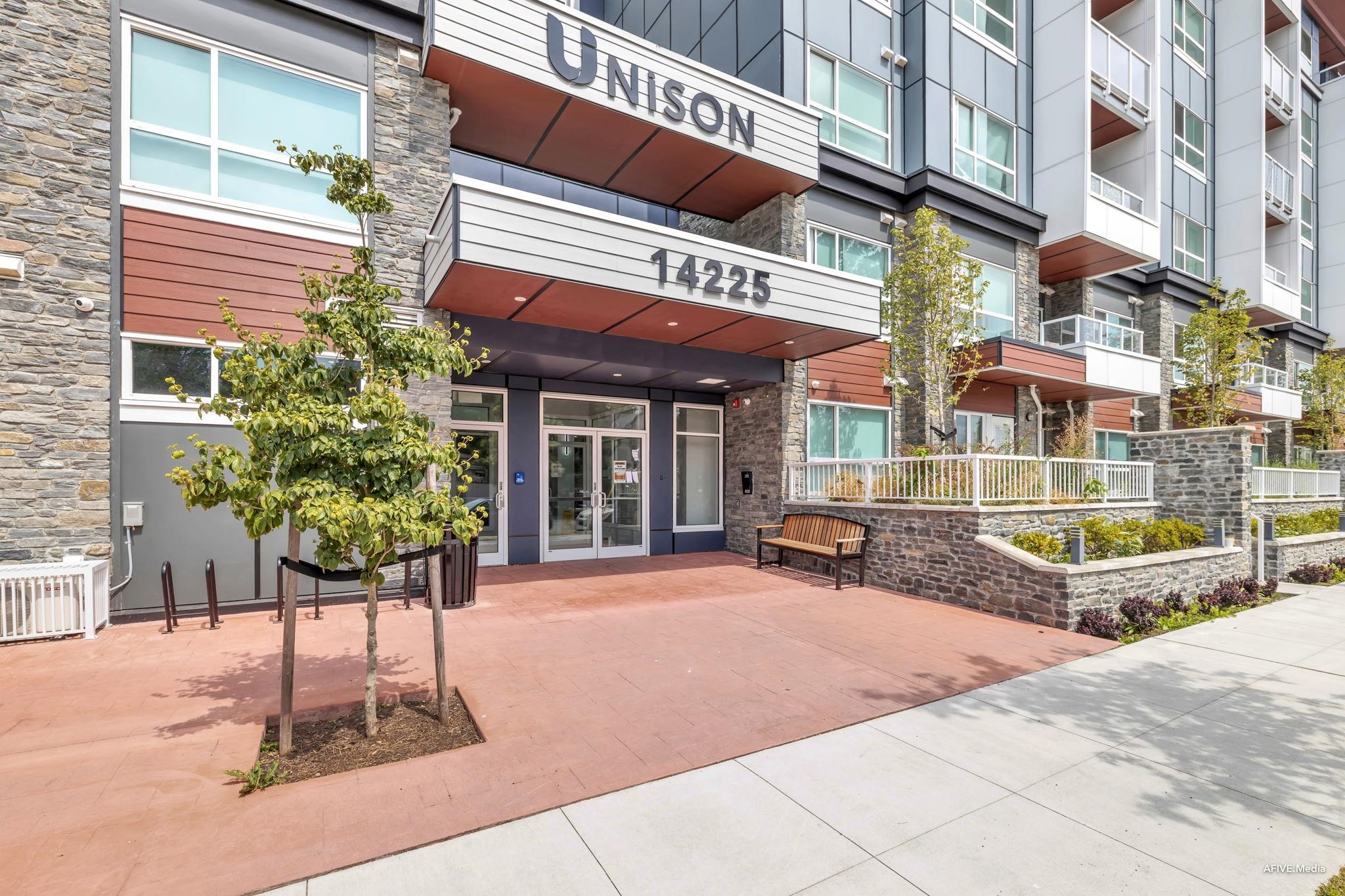 14225 103a Ave #401, Surrey, BC V3T 0T4