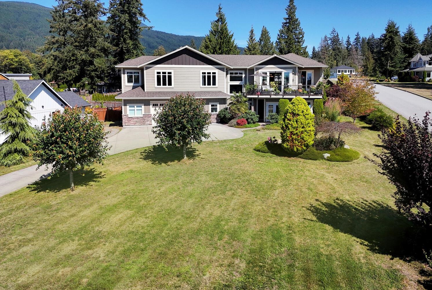 1464 Sunset Place, Gibsons, BC V0N 1V5