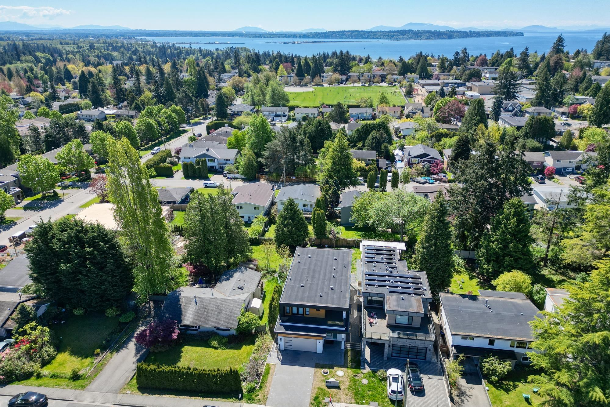15908 Russell Avenue, White Rock, BC V4B 2S4