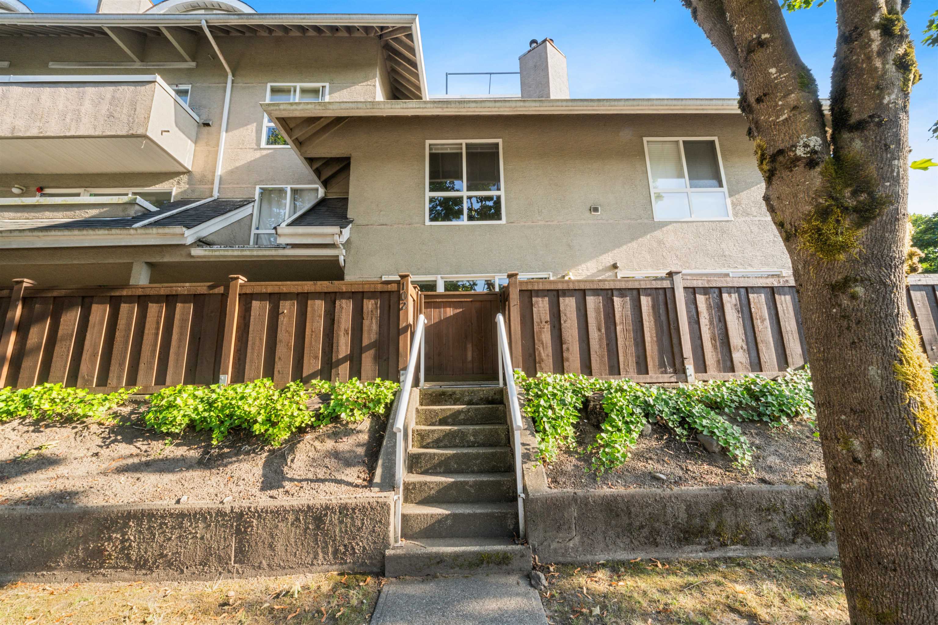 1570 Prairie Avenue #102, Port Coquitlam, BC V3B 1T4