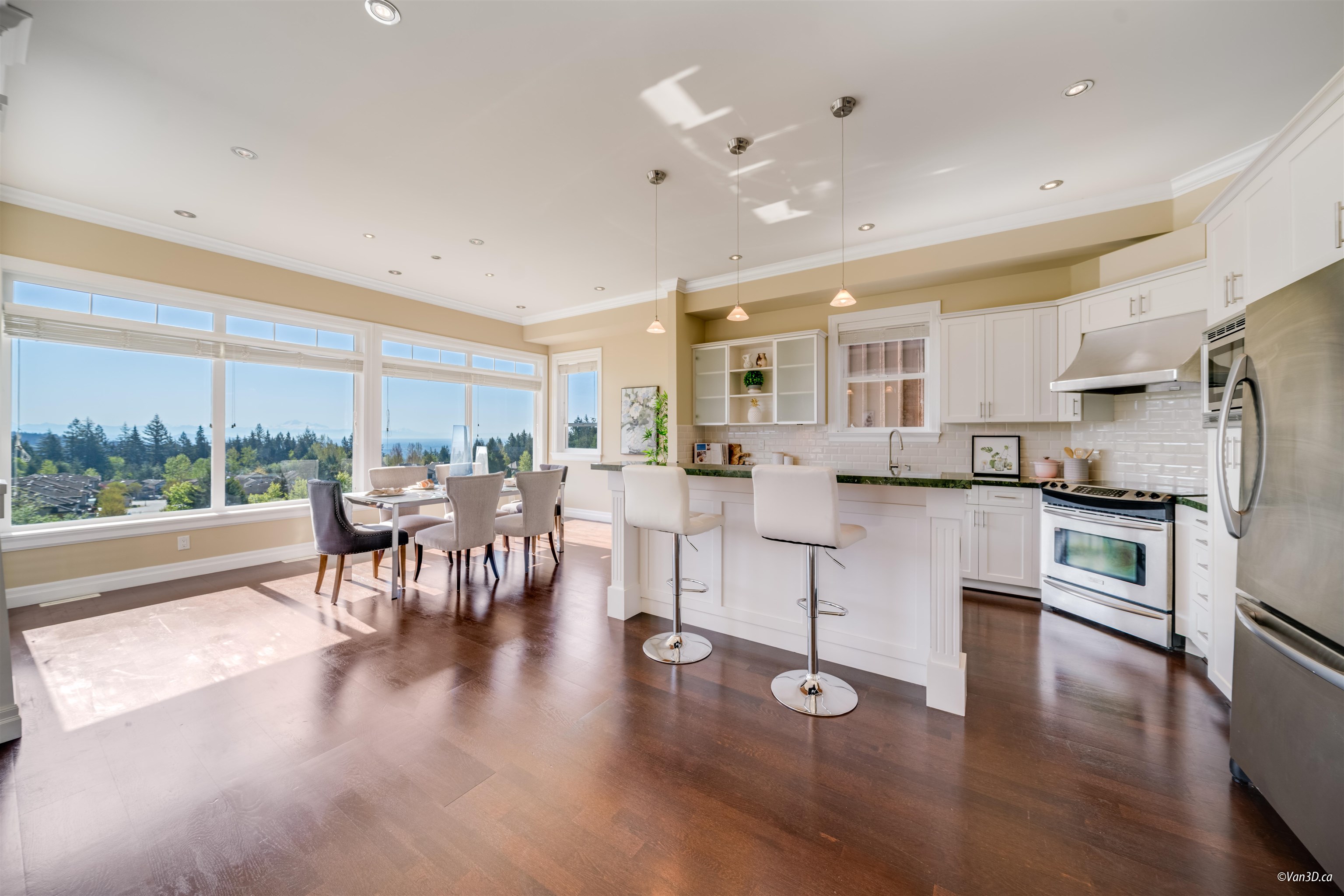 3235 Chartwell Lane, Coquitlam, BC V3E 3N1