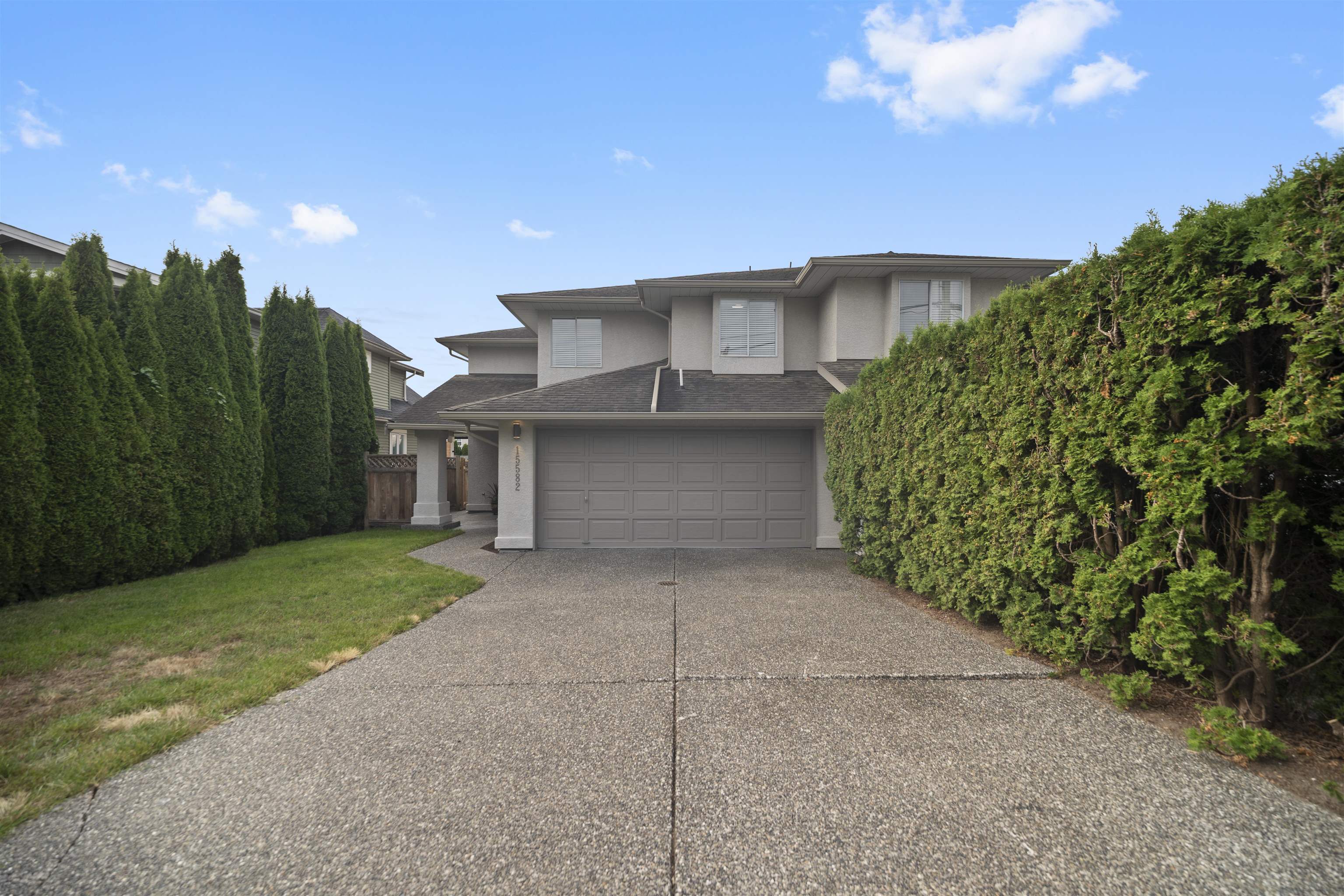 15582 Russell Avenue, White Rock, BC V4B 2R3