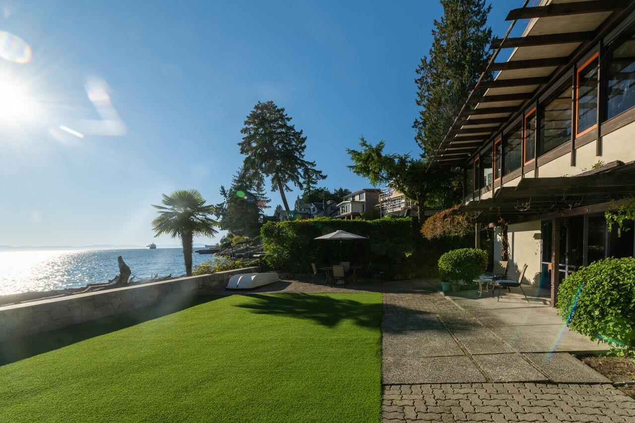 3248 Marine Drive, West Vancouver, BC V7V 1M7