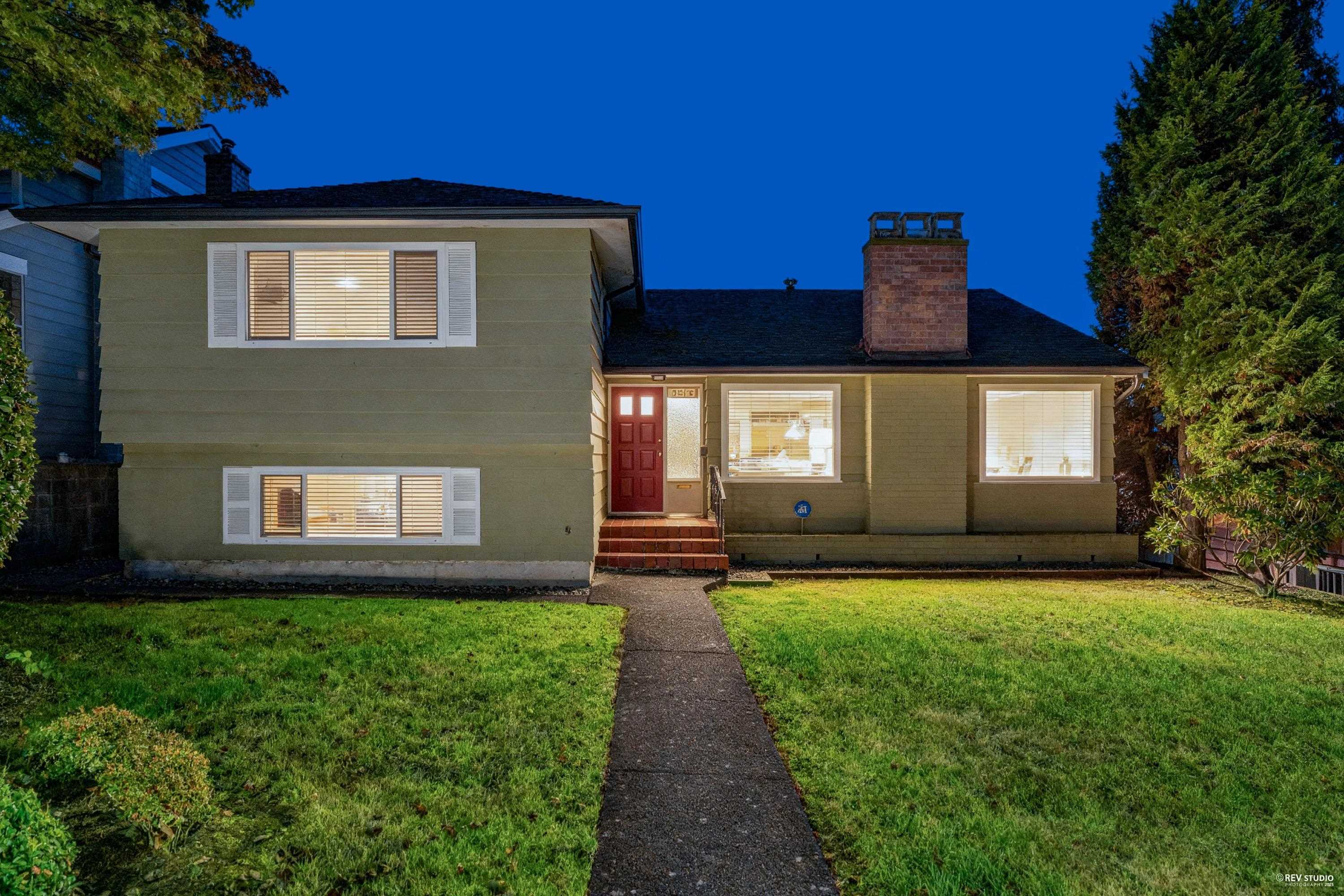 2056 West 29th Avenue, Vancouver, BC V6J 3A1