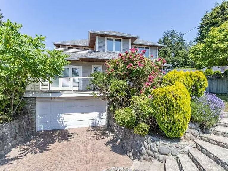 1361 Inglewood Avenue, West Vancouver, BC V7T 1Y8
