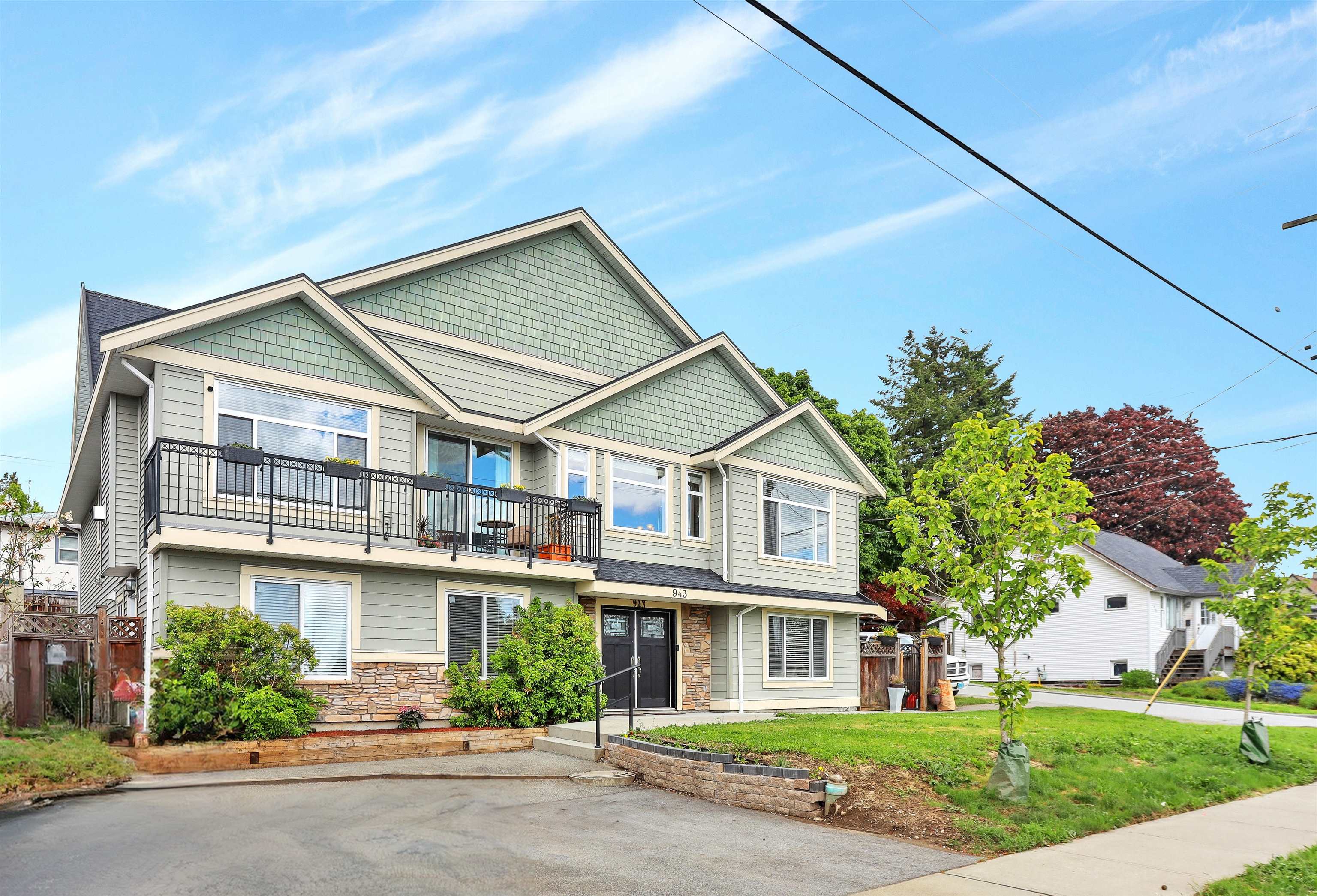 943 Harris Avenue, Coquitlam, BC V3K 1S2