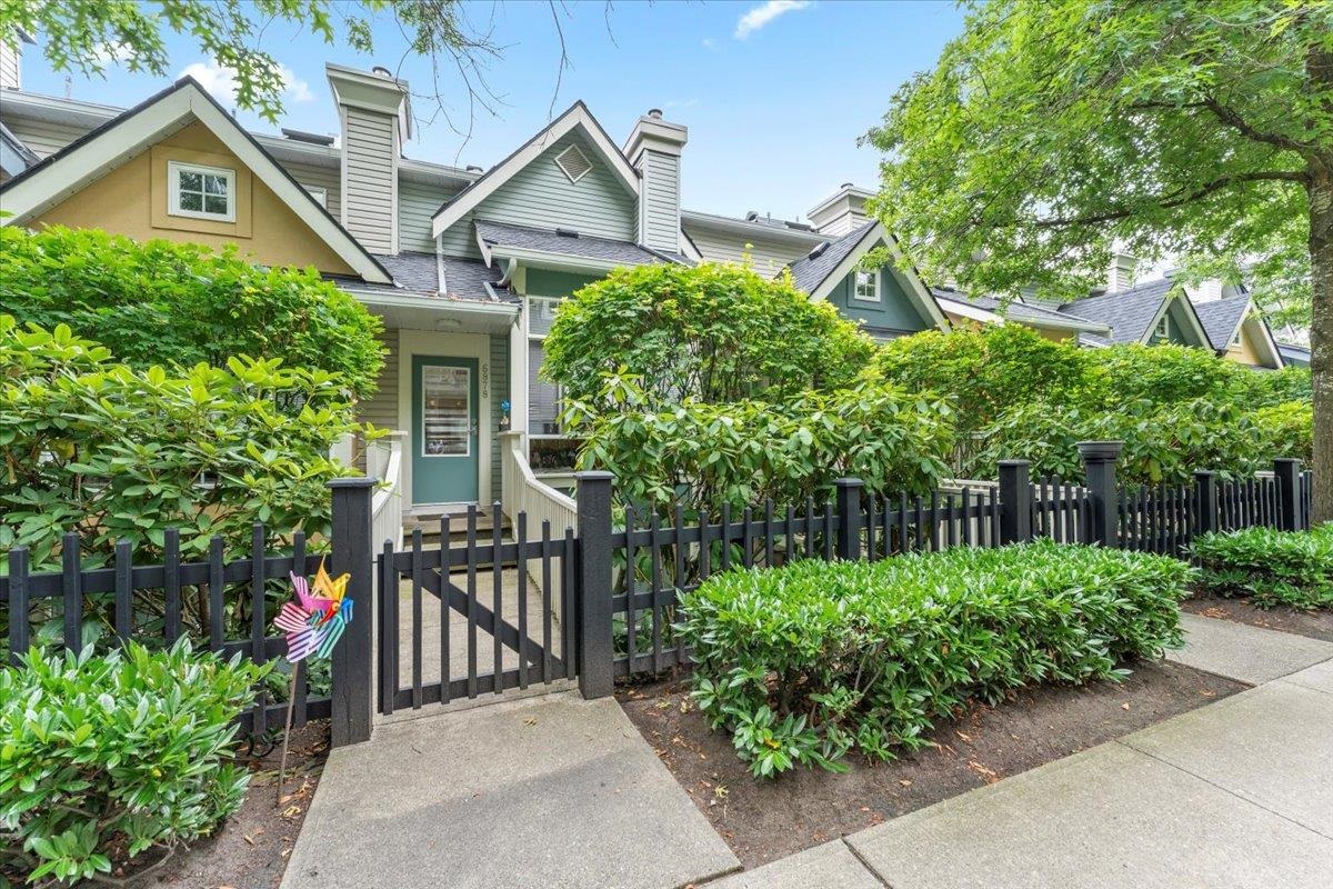 6878 Village Green, Burnaby, BC V5E 4K9