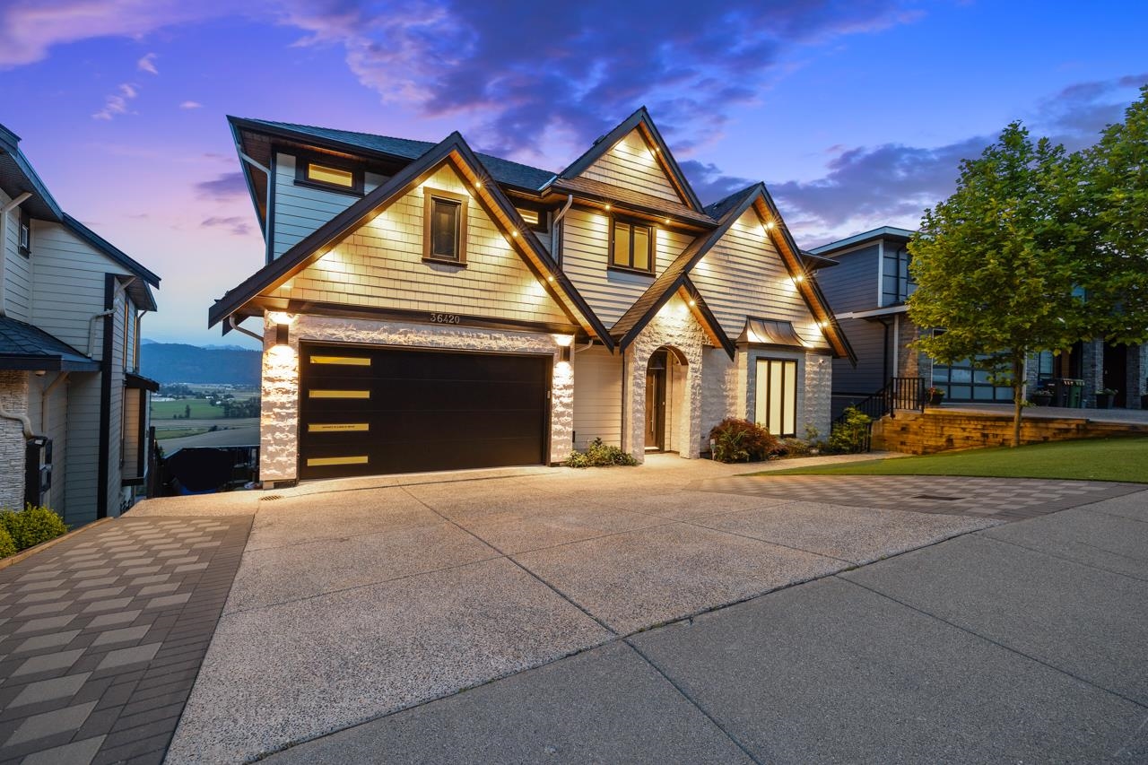 36420 Epworth Court, Abbotsford, BC V3G 0B2