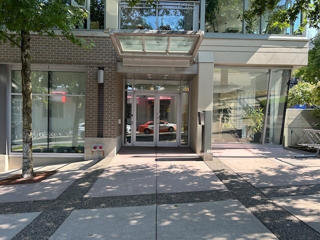 2520 Manitoba Street #301, Vancouver, BC V5Y 3A6