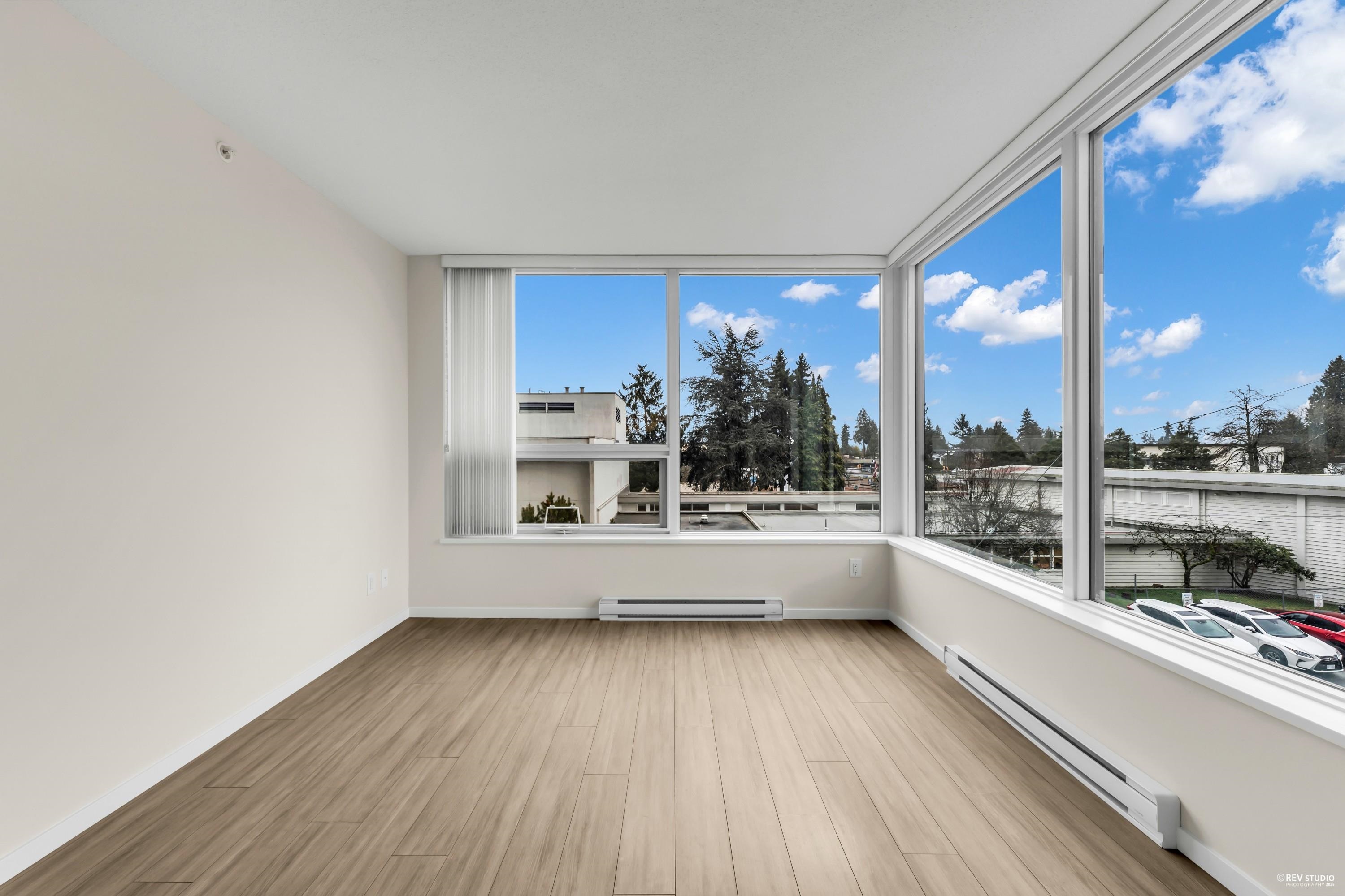 6658 Dow Avenue #302, Burnaby, BC V5H 0C7