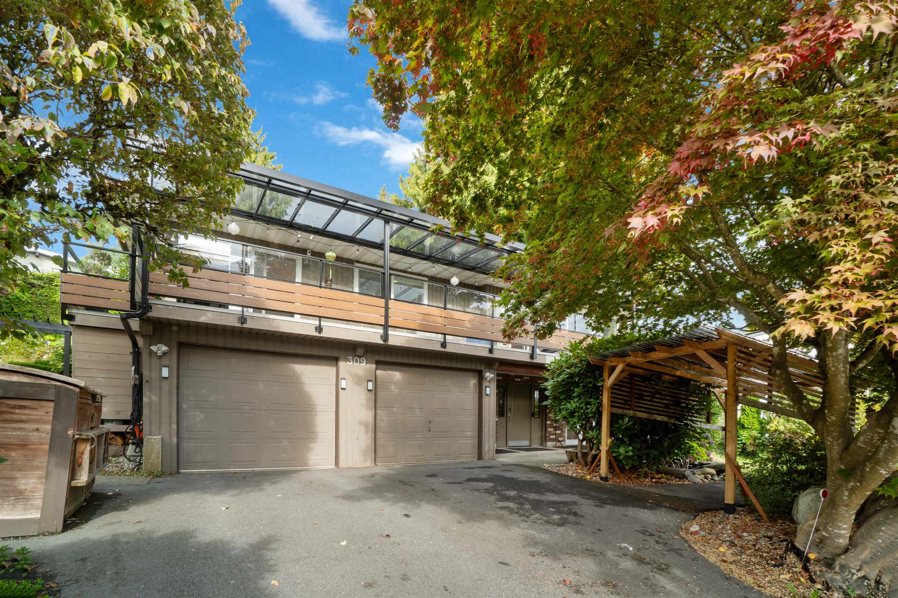 309 Gloucester Court, Coquitlam, BC V3K 5S6