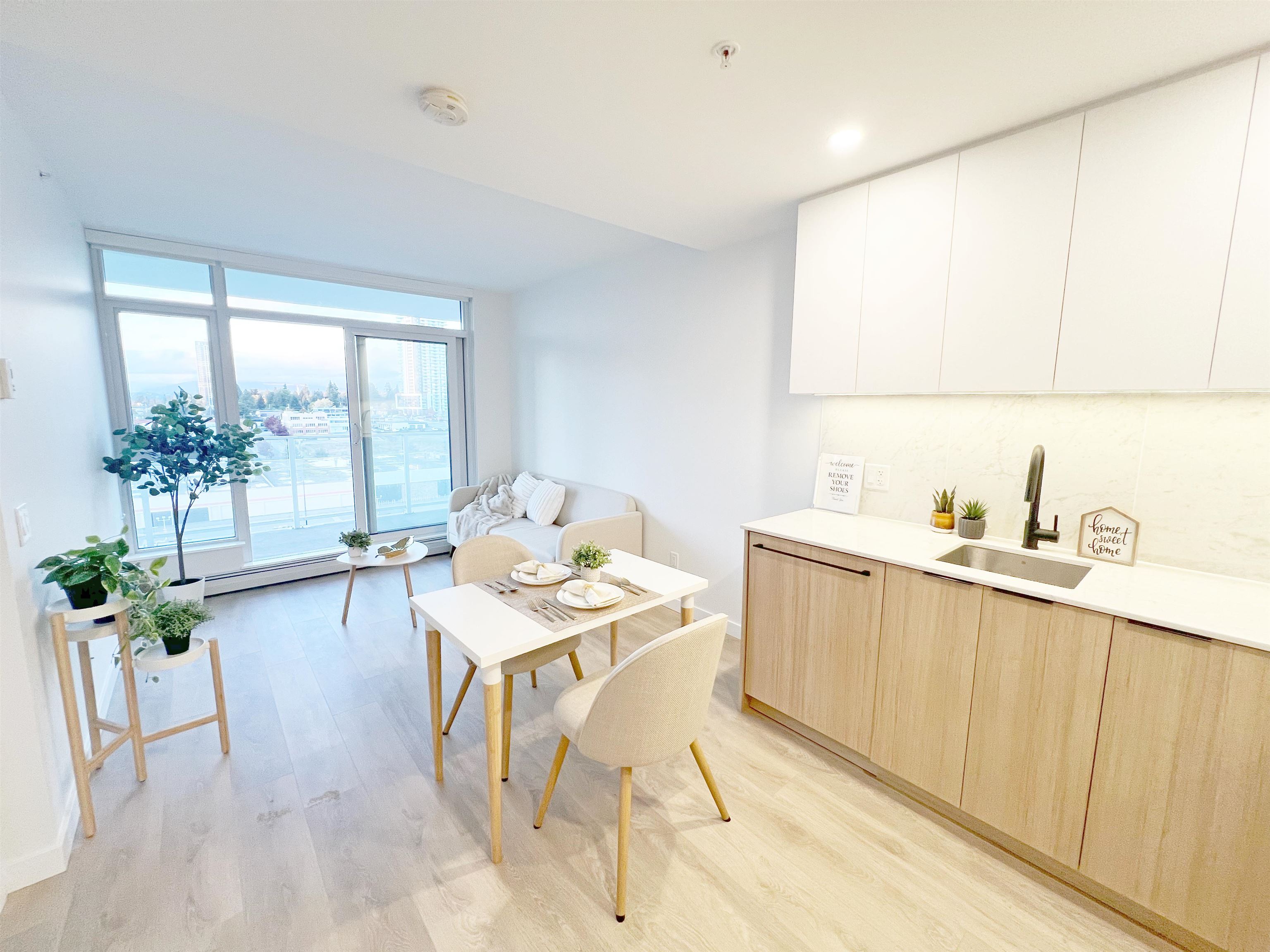 13685 102 Avenue #912, Surrey, BC V3T 1N7