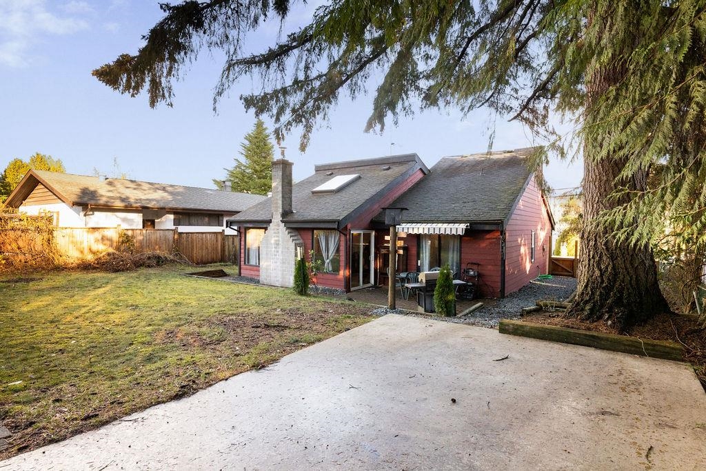 5613 Trail Avenue, Sechelt, BC V7Z 0H8