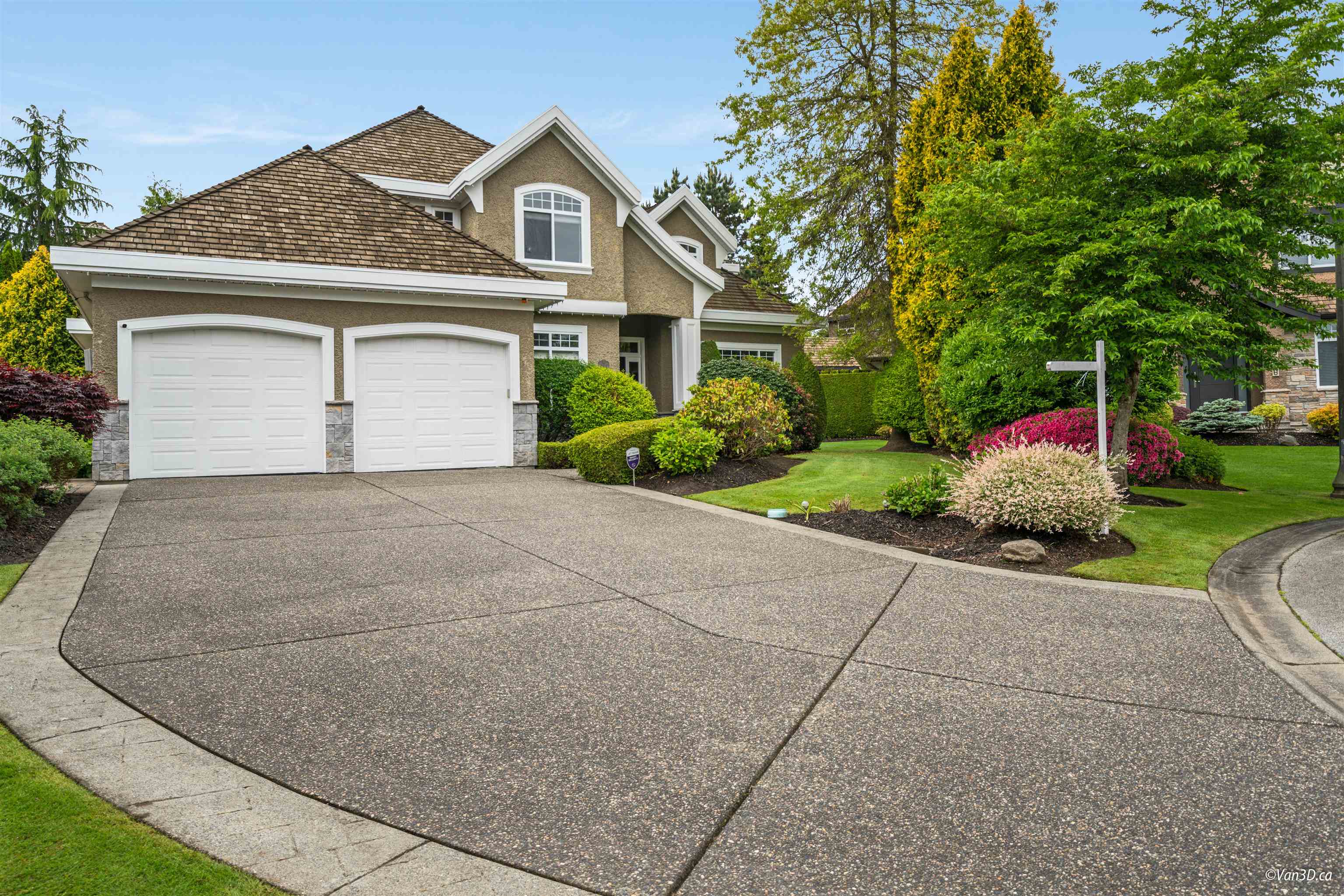 15828 Somerset Place, Surrey, BC V3Z 0H9
