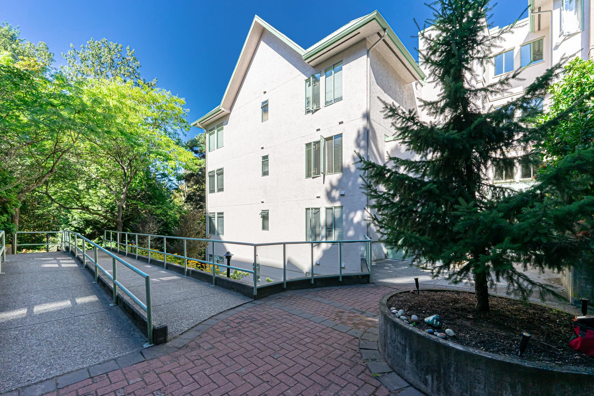 6737 Station Hill Court #310, Burnaby, BC V3N 4V2